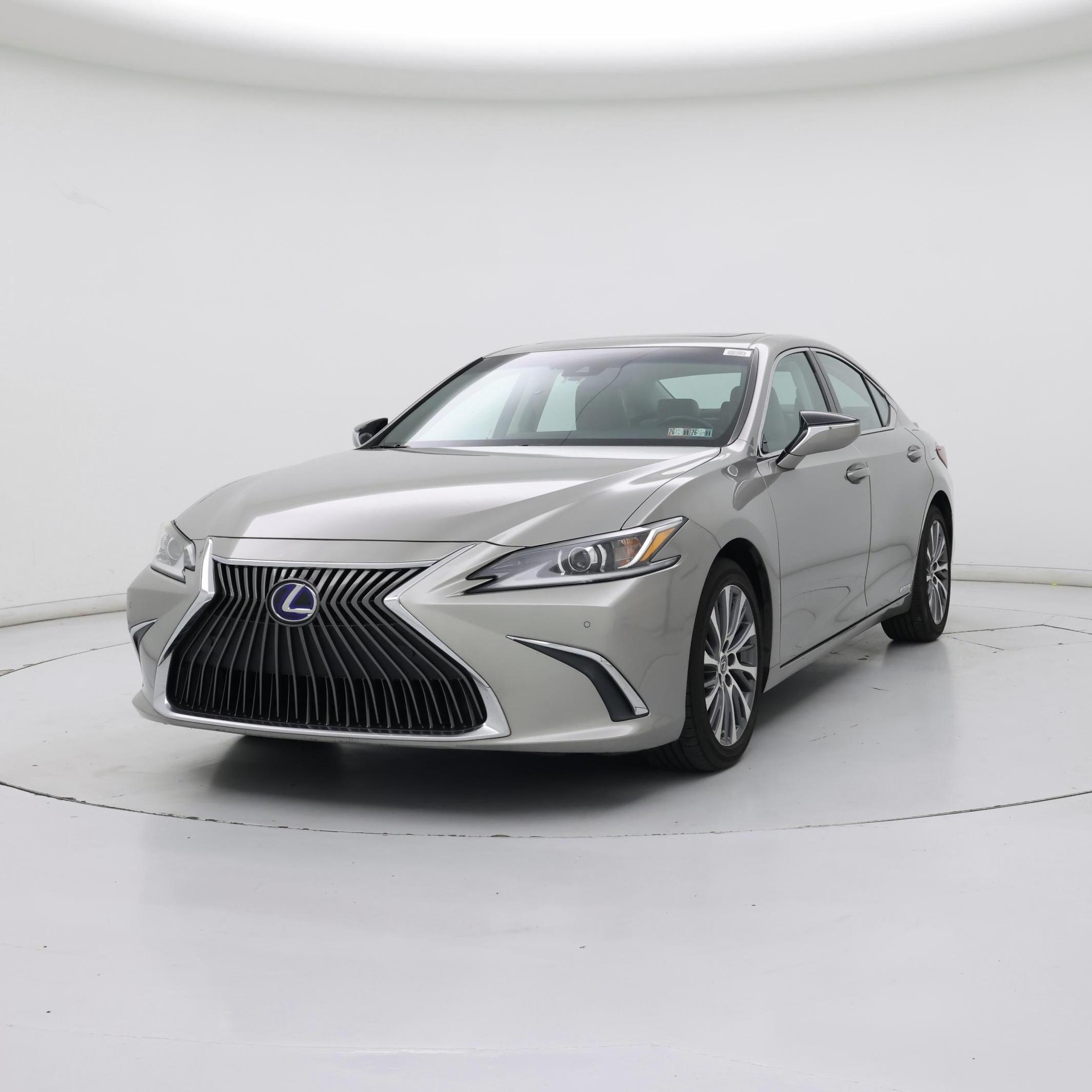 Thumbnail: 2019 Lexus ES - 4