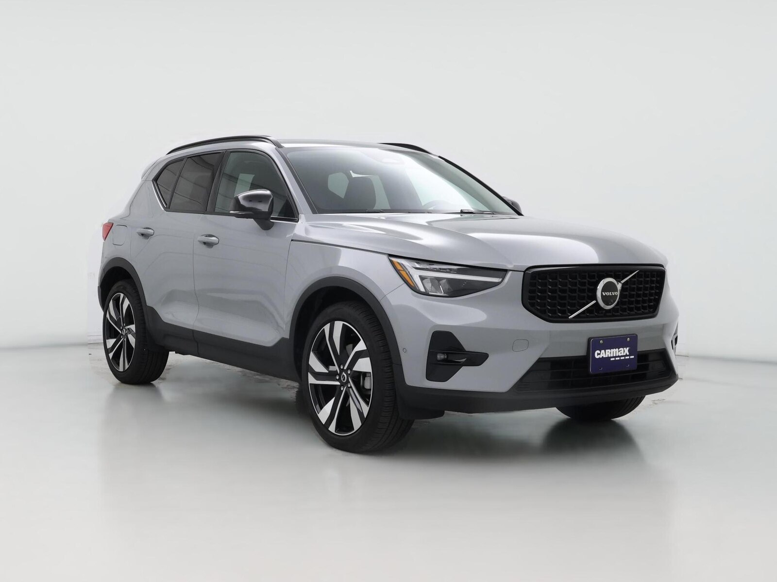2025 Volvo XC40 Plus