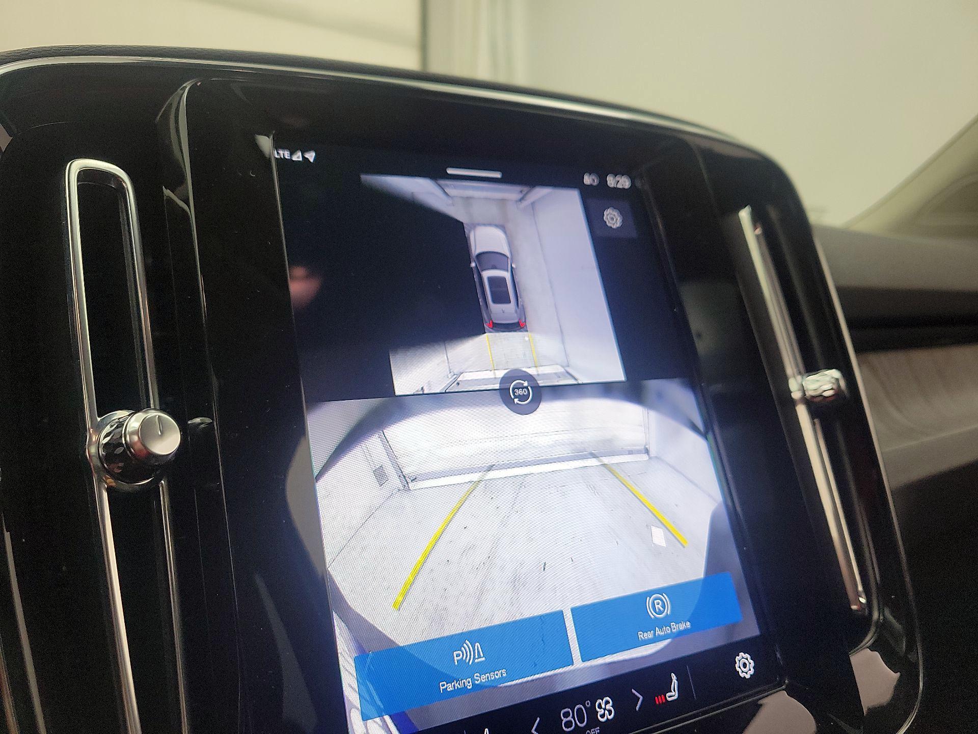 Thumbnail: 2025 Volvo XC40 - 13