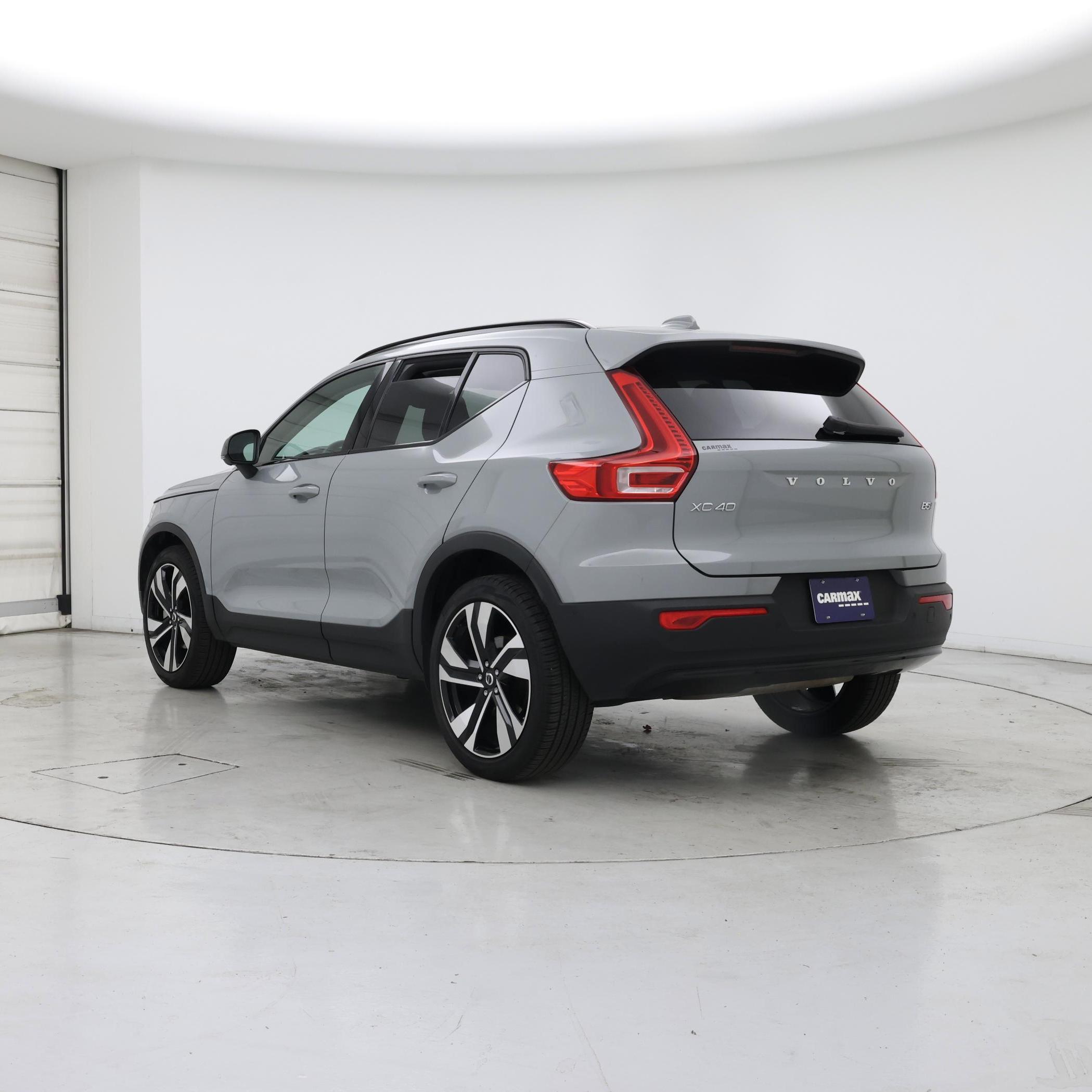 Thumbnail: 2025 Volvo XC40 - 2