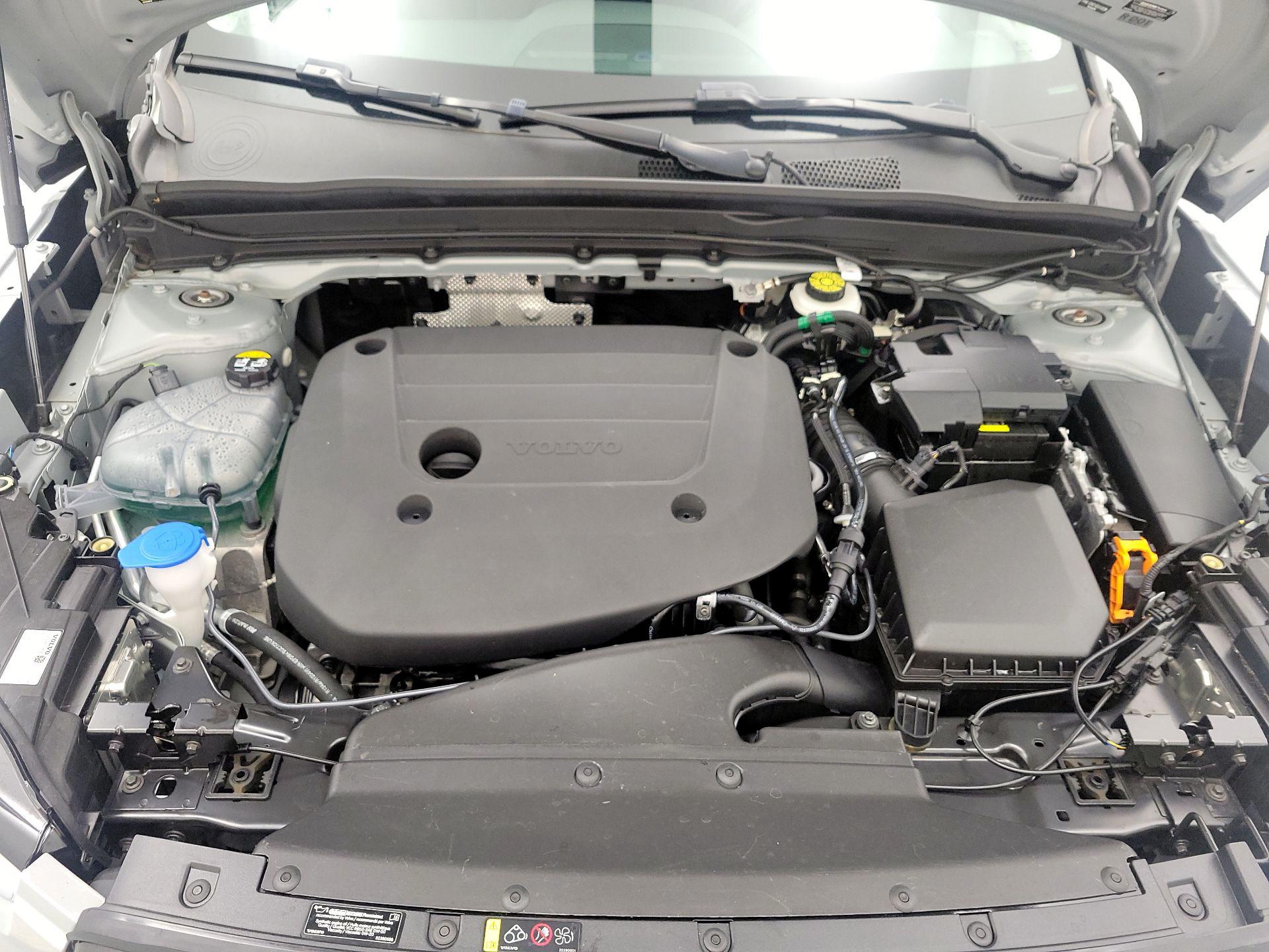 Thumbnail: 2025 Volvo XC40 - 20