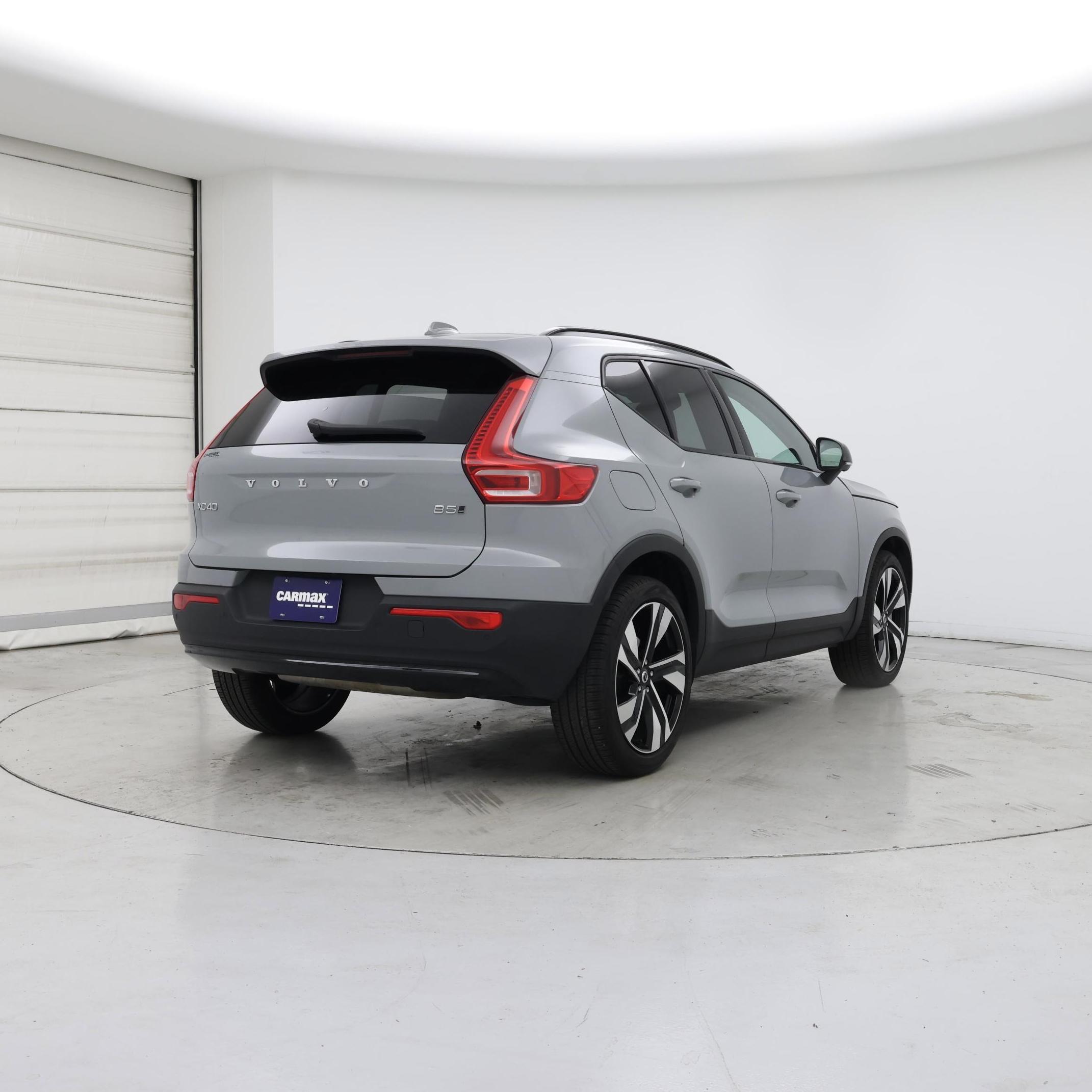 Thumbnail: 2025 Volvo XC40 - 8