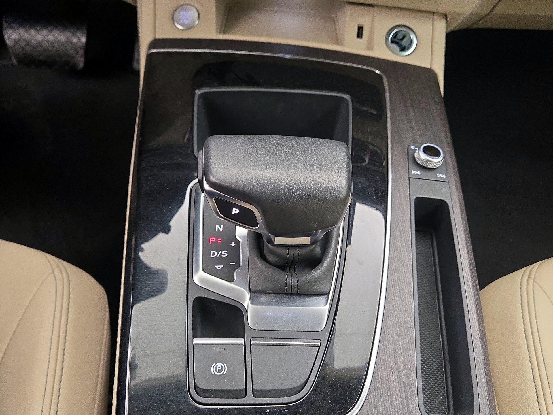 Thumbnail: 2023 Audi Q5 - 17