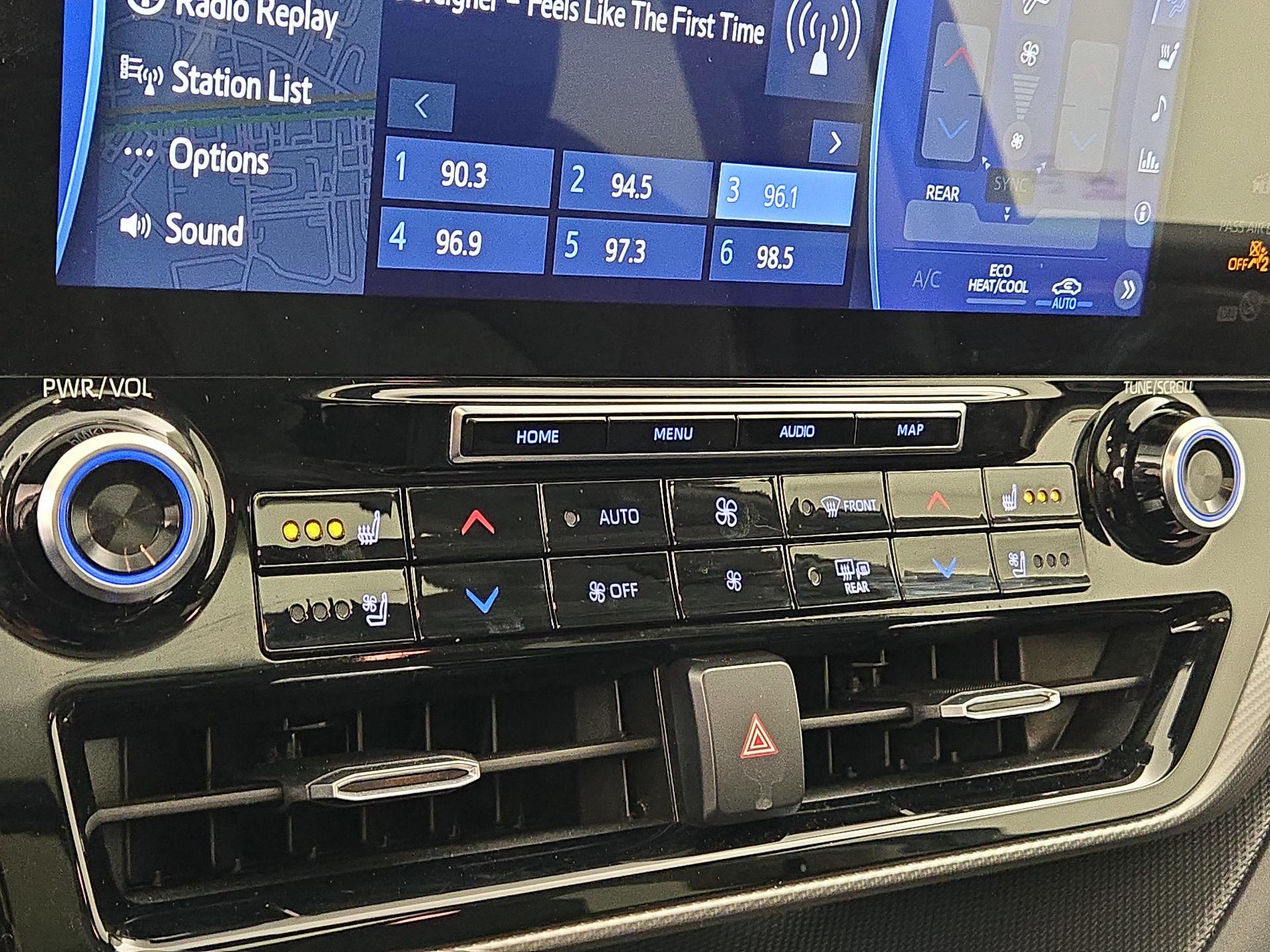 Thumbnail: 2020 Toyota Highlander - 16