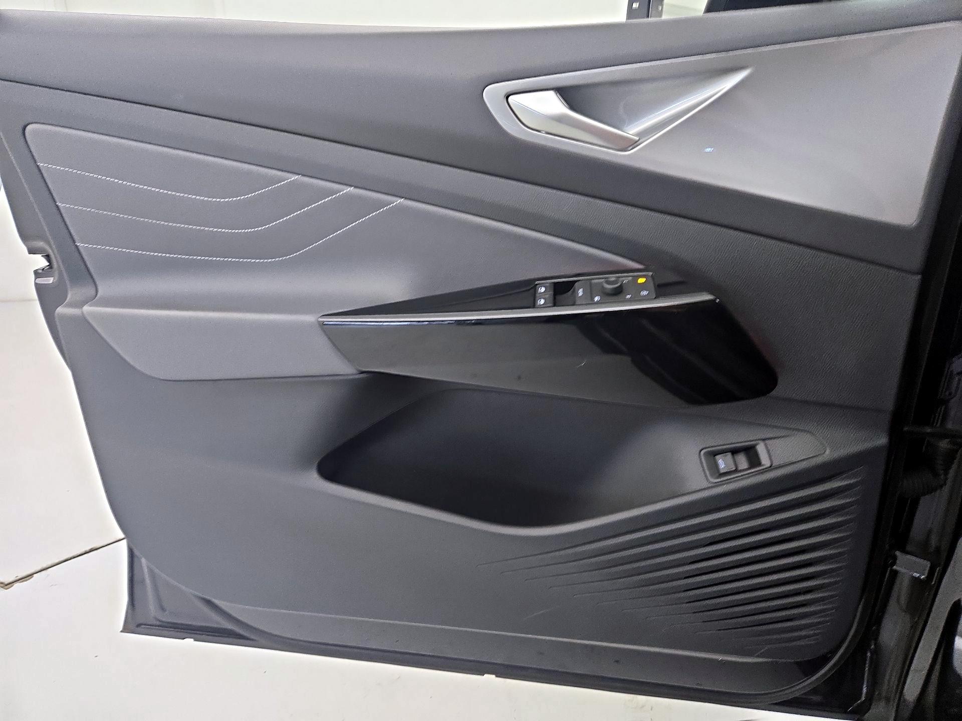 Thumbnail: 2023 Volkswagen ID.4 - 12