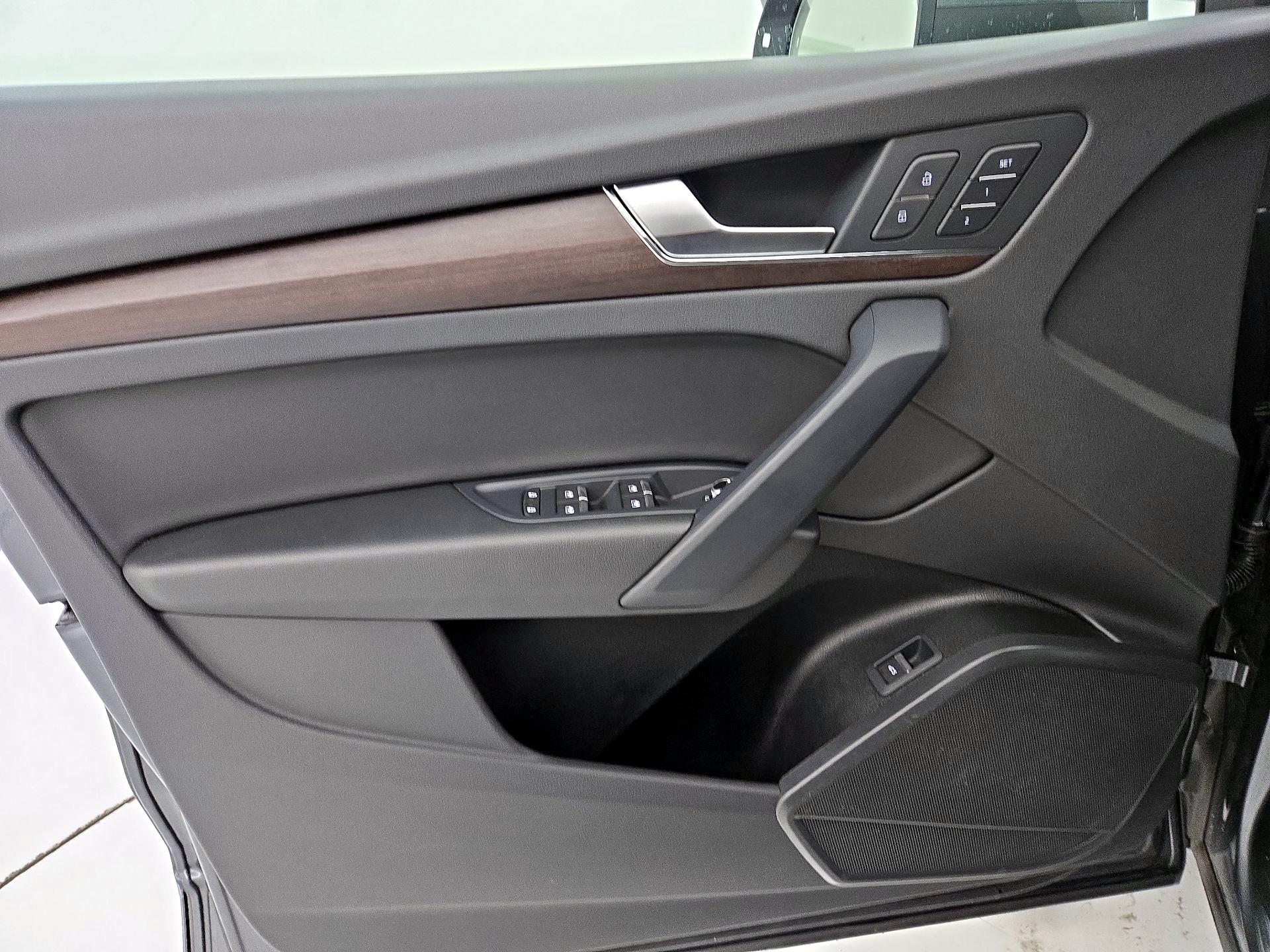 Thumbnail: 2023 Audi Q5 - 12