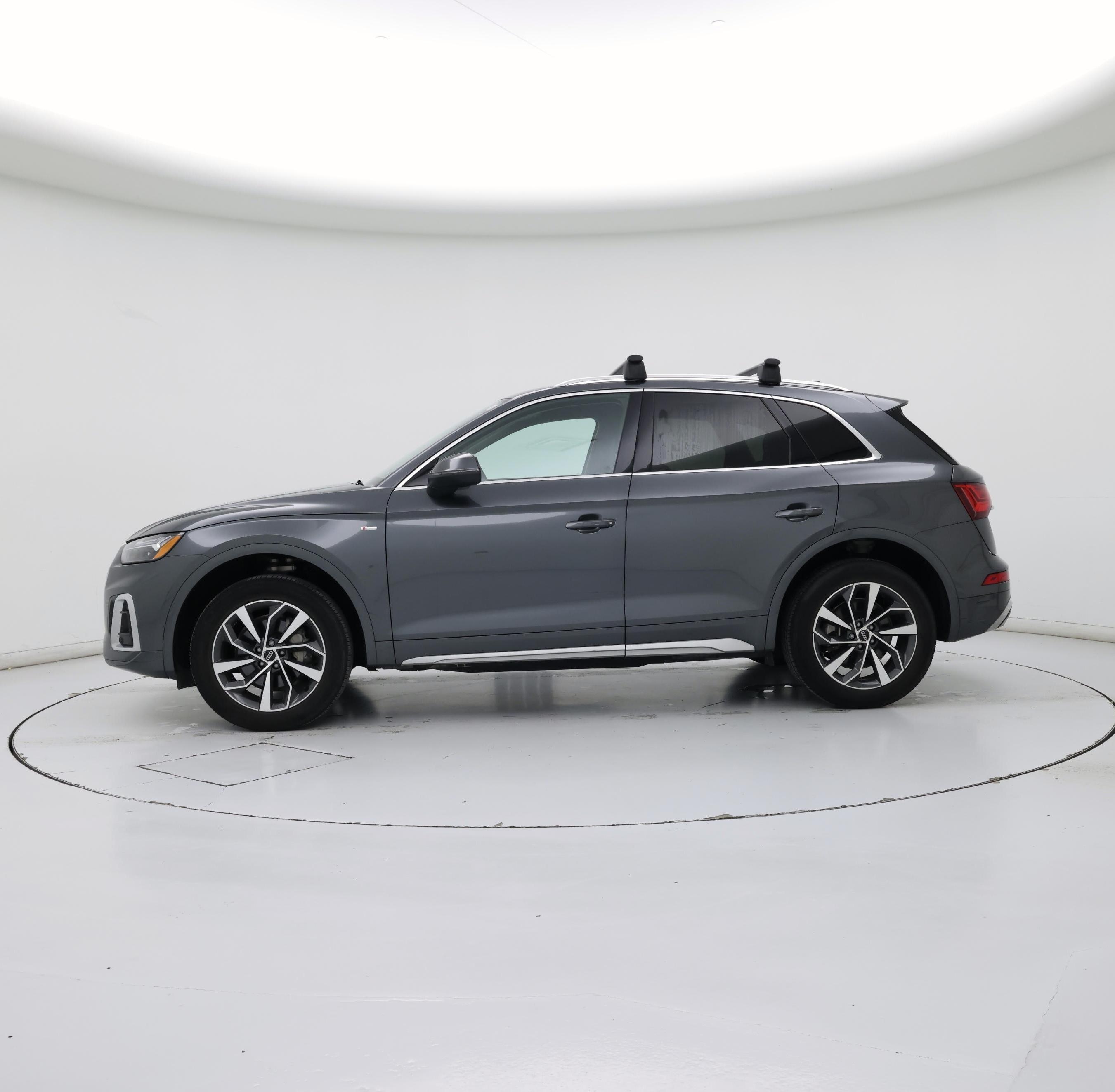 Thumbnail: 2023 Audi Q5 - 3