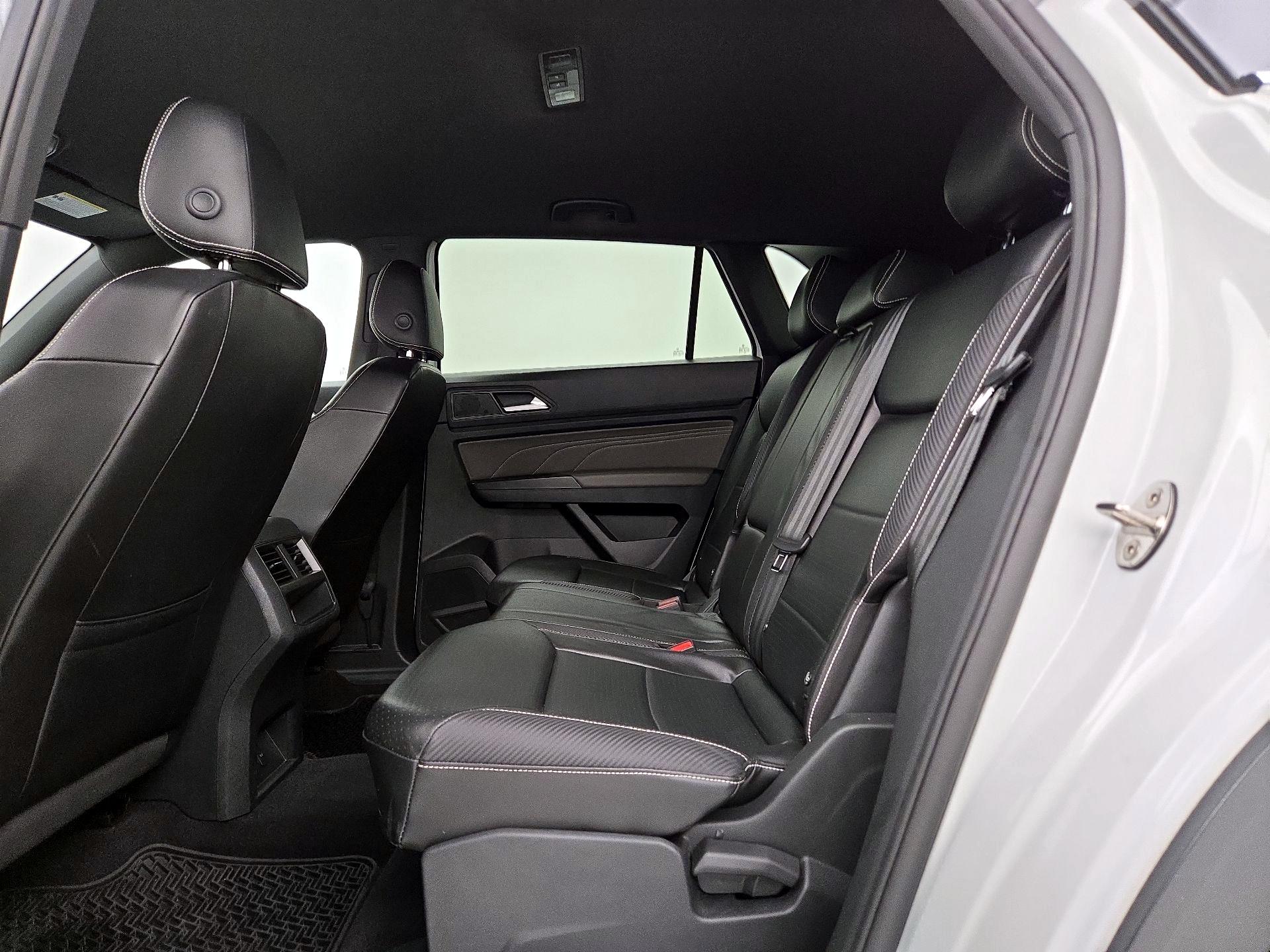 Thumbnail: 2022 Volkswagen Atlas - 18