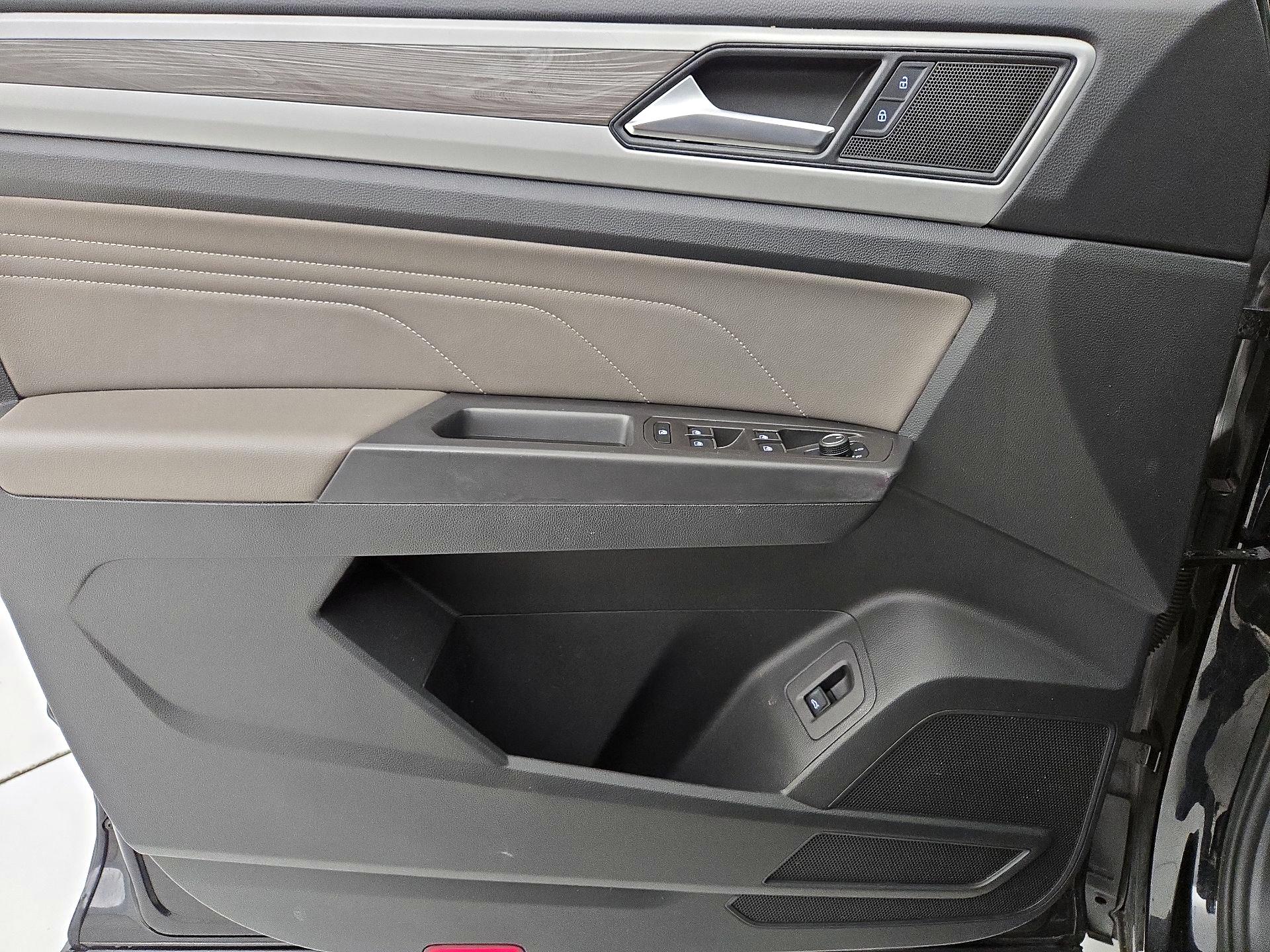 Thumbnail: 2023 Volkswagen Atlas - 12