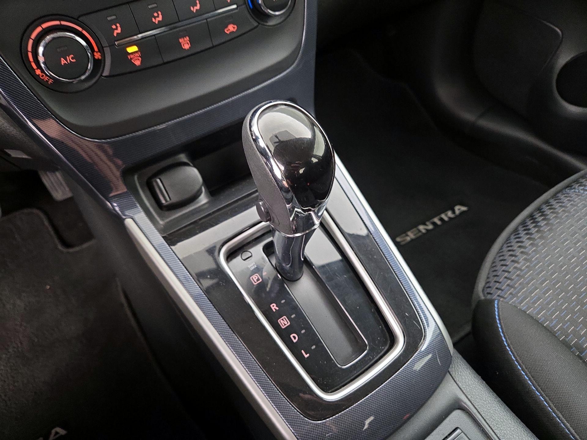 Thumbnail: 2017 Nissan Sentra - 17