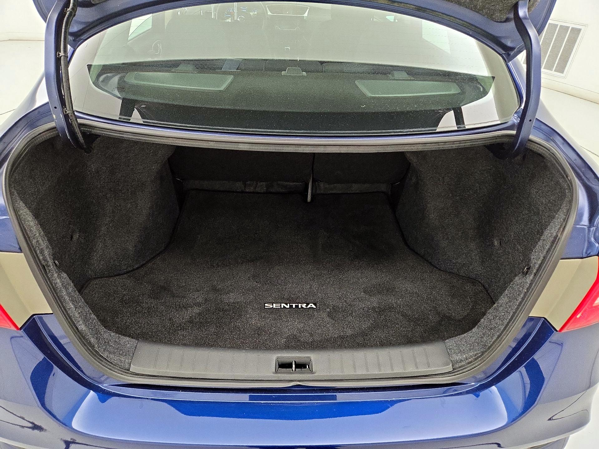 Thumbnail: 2017 Nissan Sentra - 20