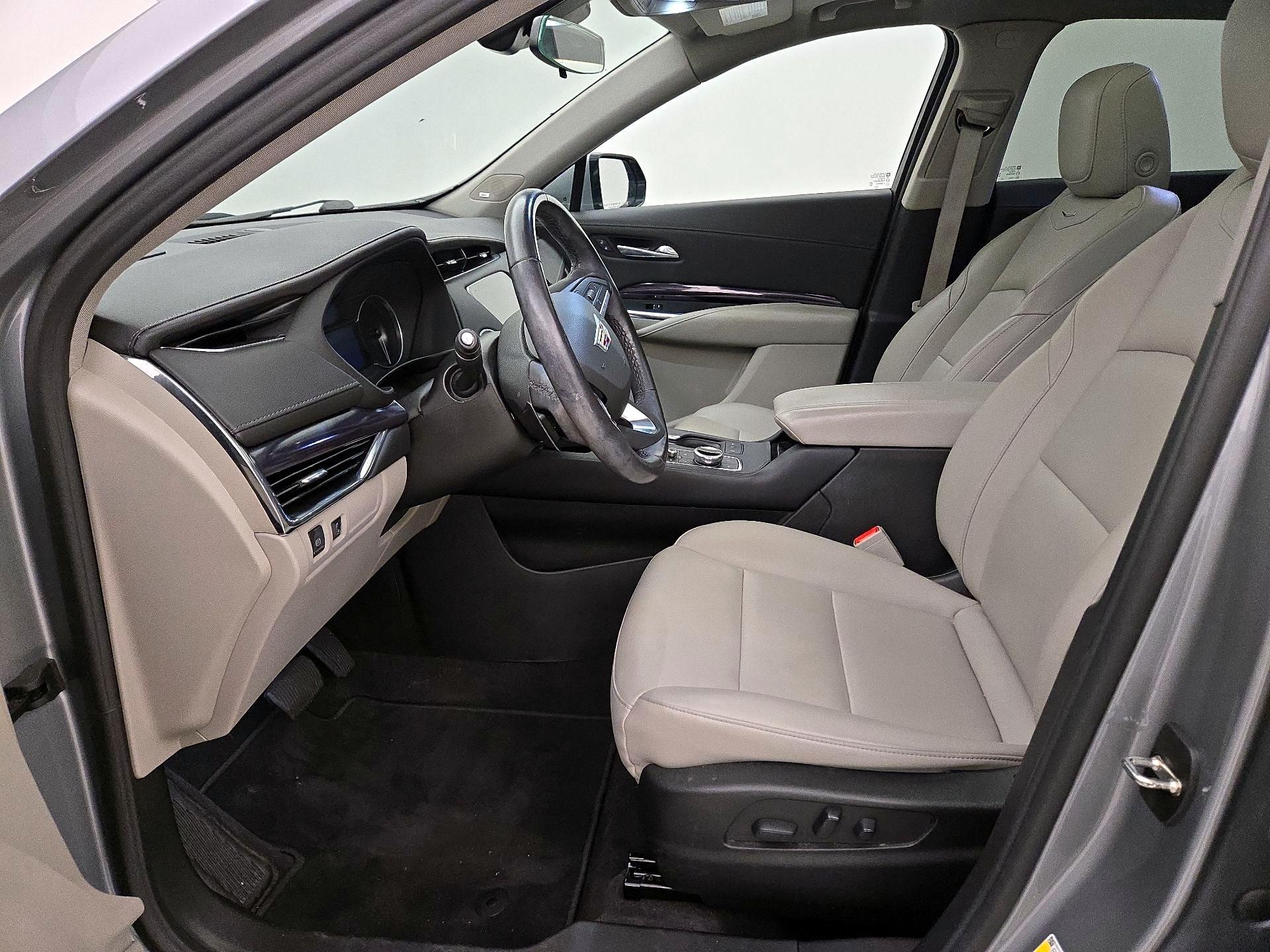 Thumbnail: 2023 Cadillac XT4 - 11