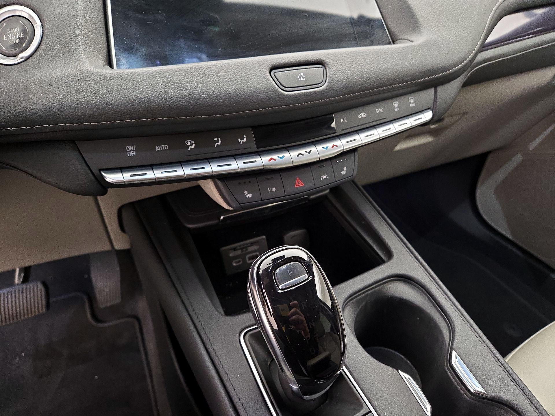 Thumbnail: 2023 Cadillac XT4 - 16