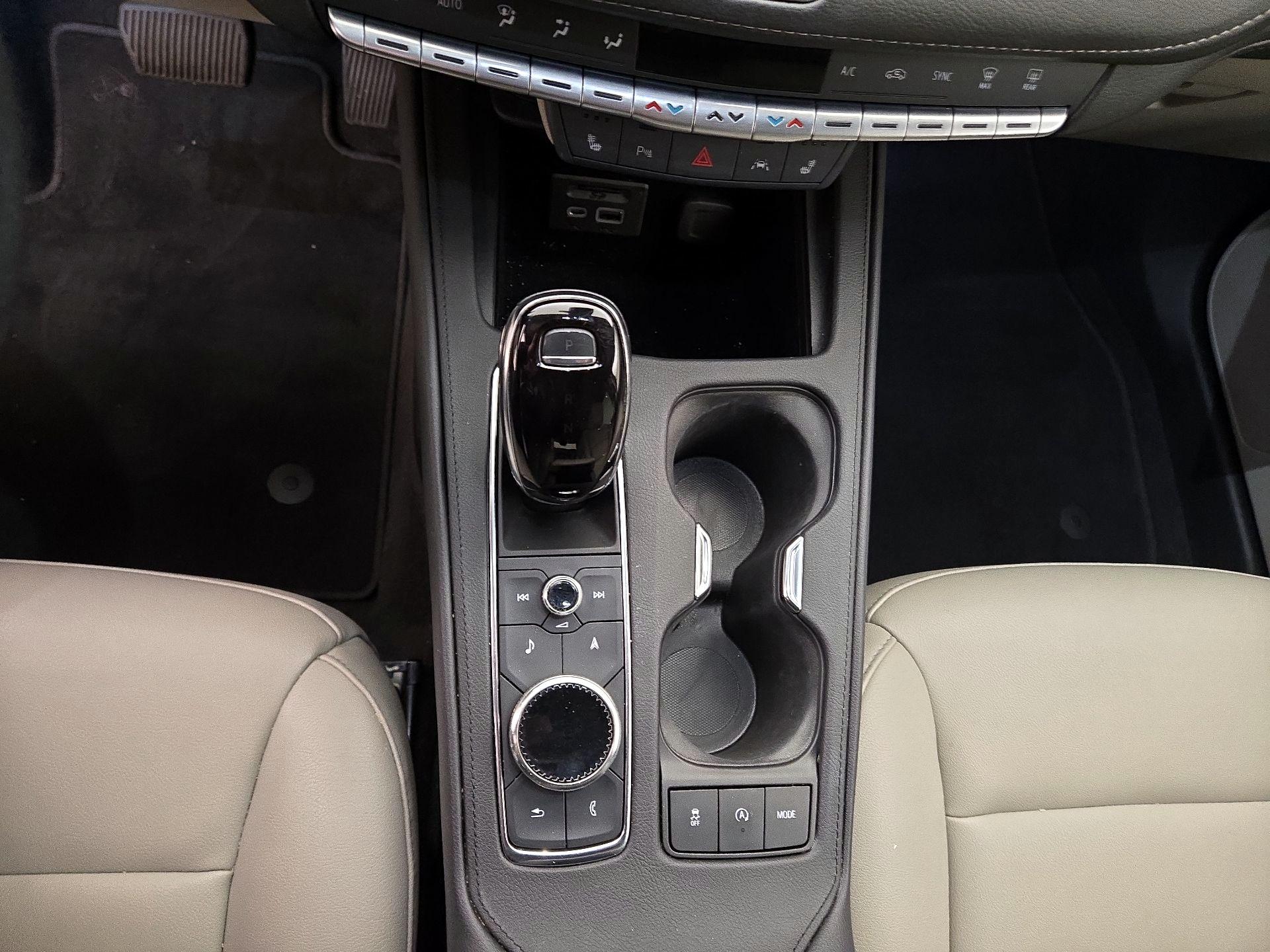 Thumbnail: 2023 Cadillac XT4 - 17