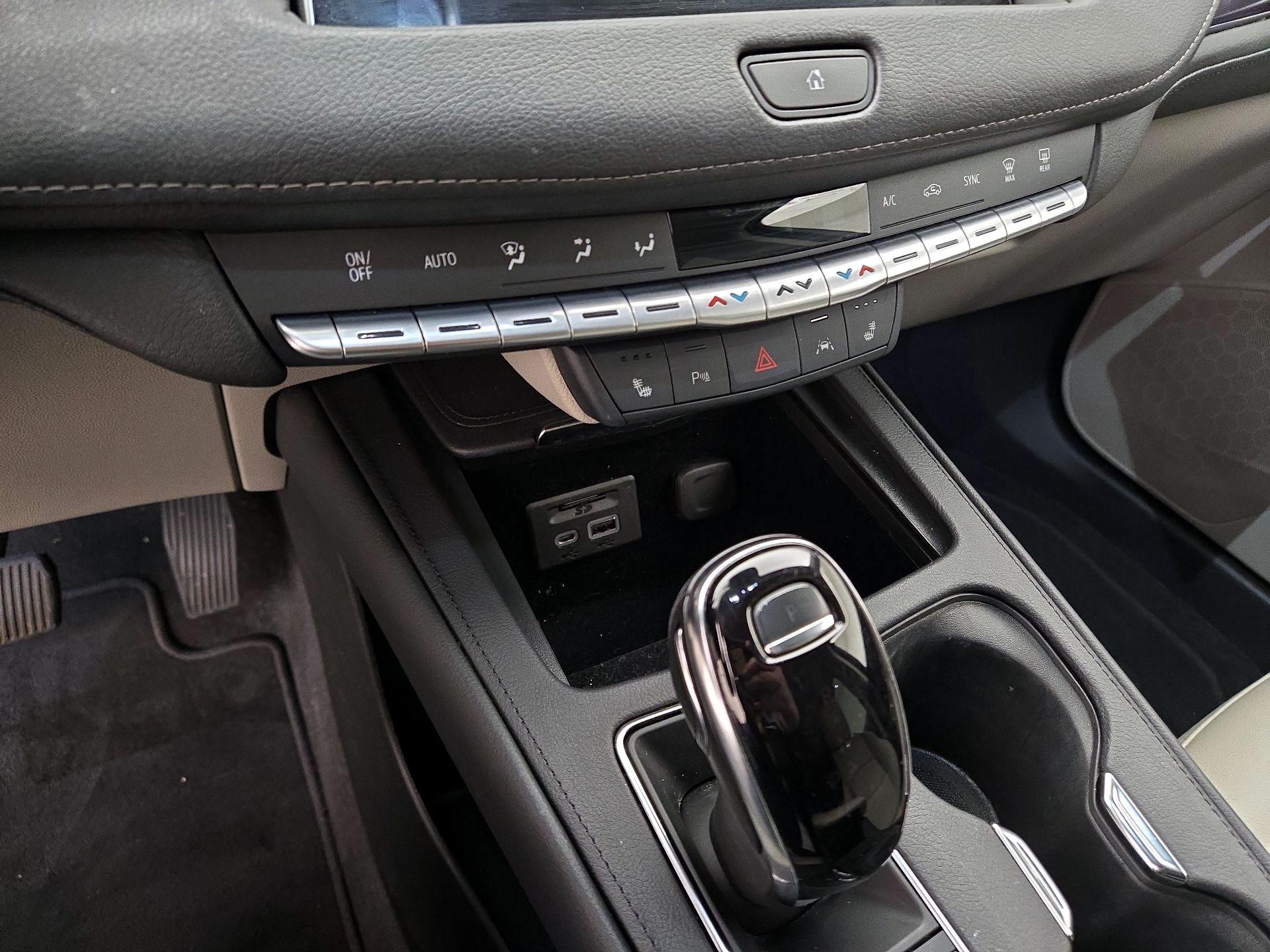 Thumbnail: 2023 Cadillac XT4 - 18