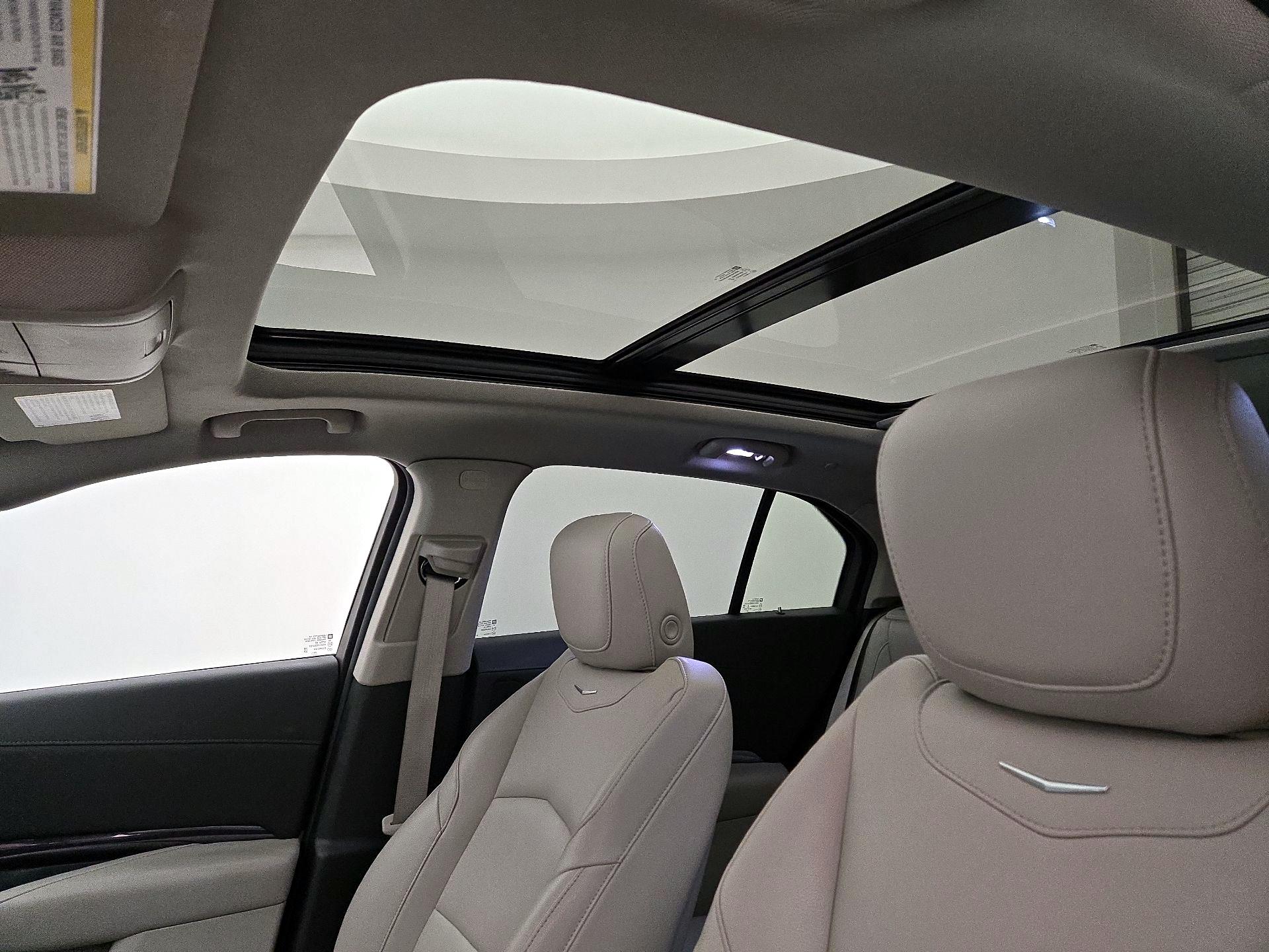 Thumbnail: 2023 Cadillac XT4 - 19