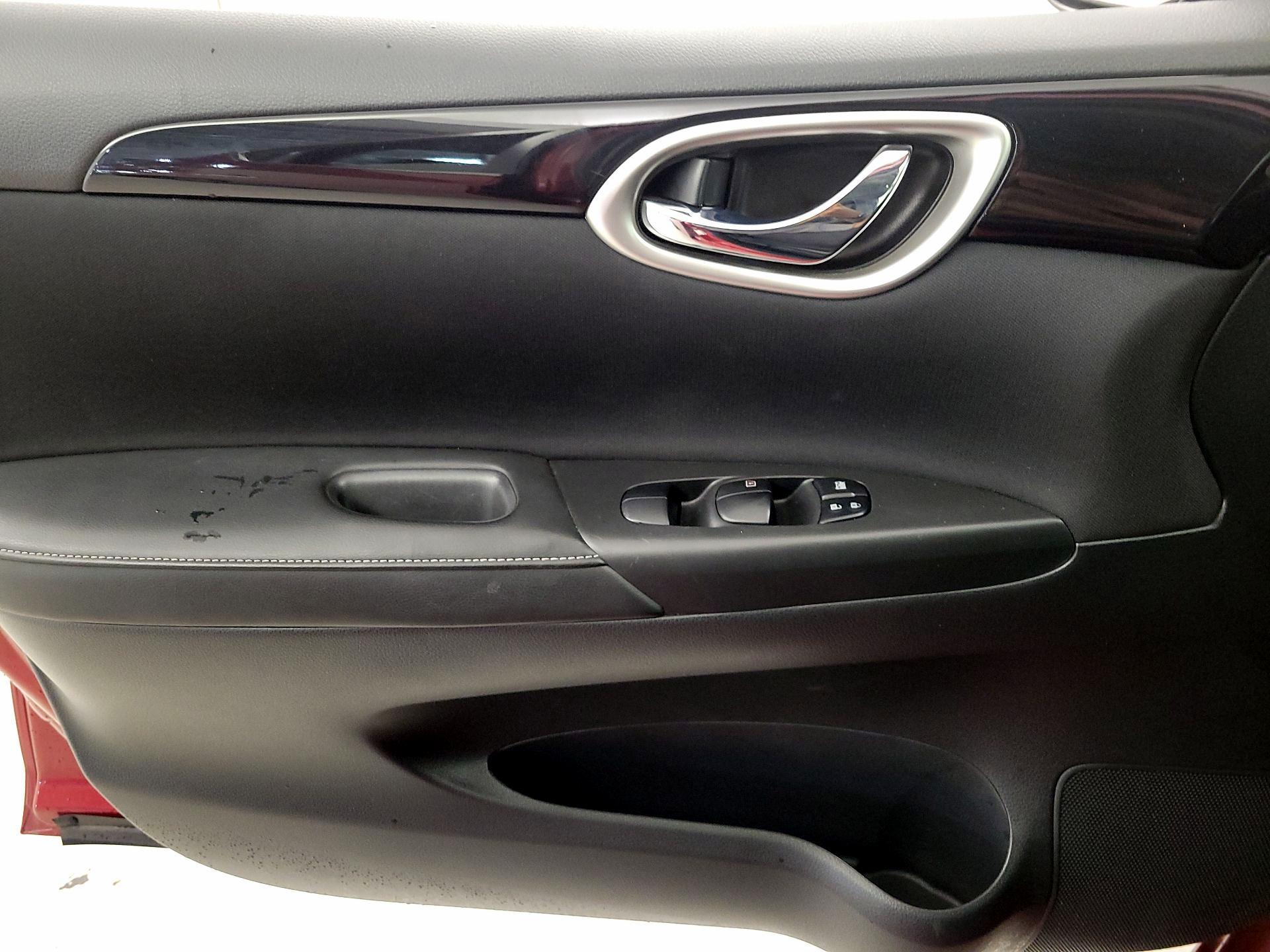 Thumbnail: 2019 Nissan Sentra - 12