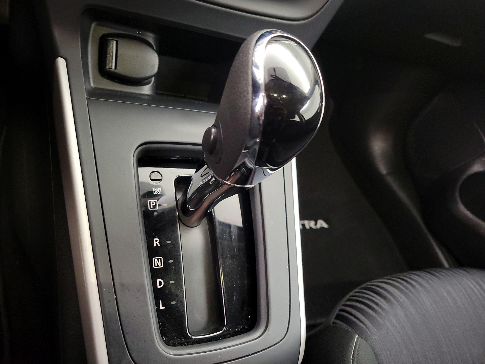 Thumbnail: 2019 Nissan Sentra - 17