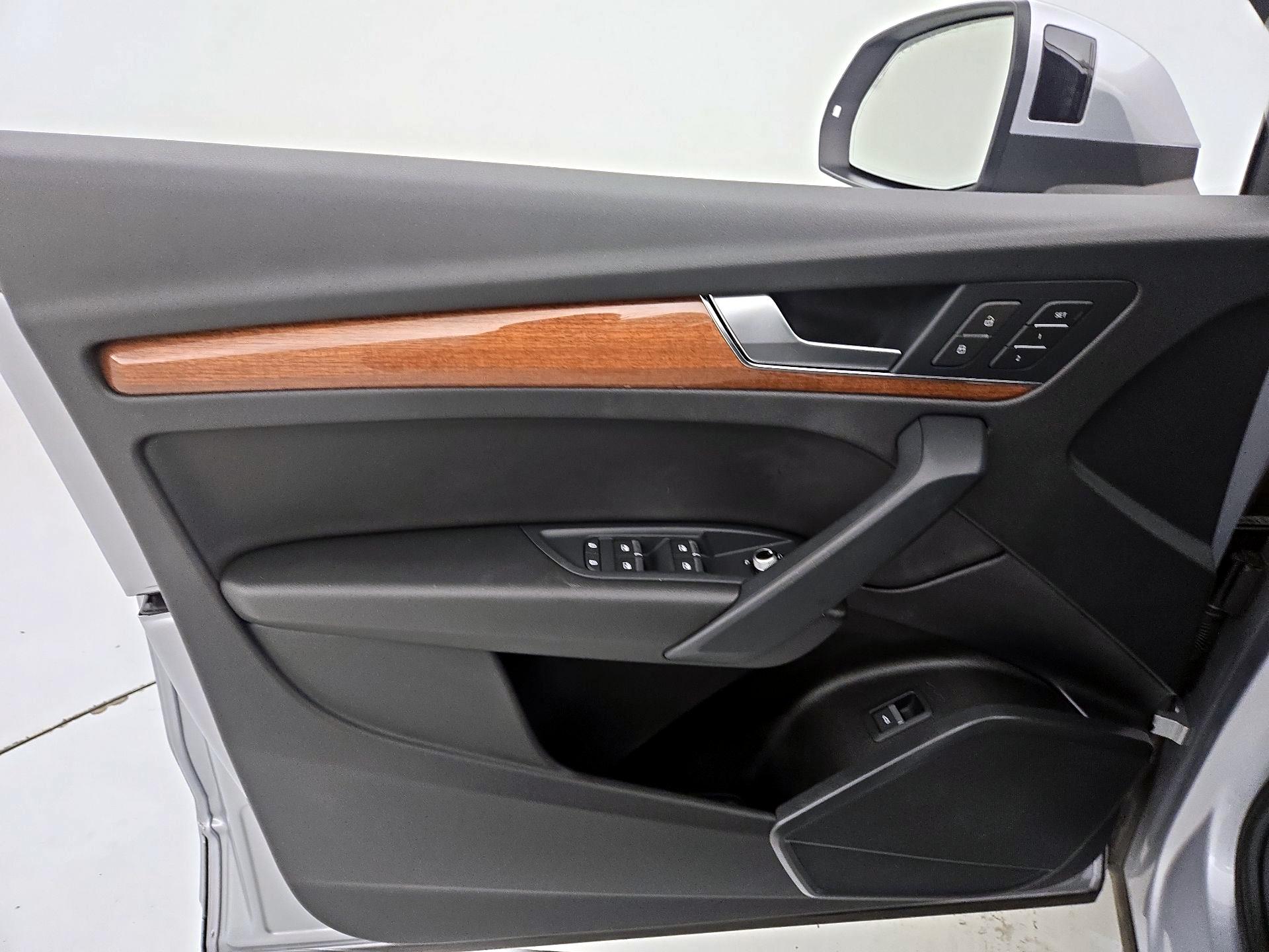 Thumbnail: 2022 Audi Q5 - 12