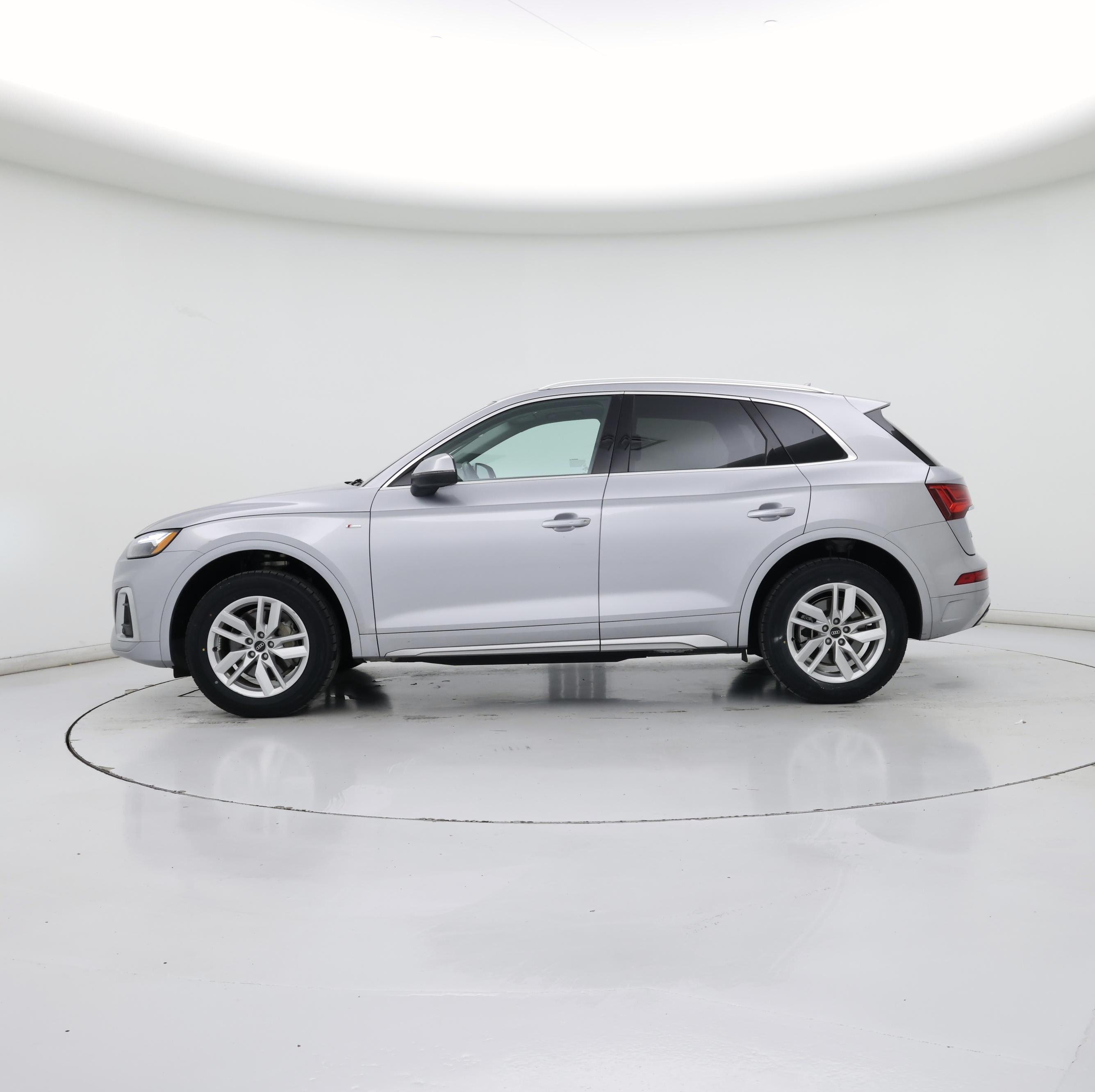 Thumbnail: 2022 Audi Q5 - 3