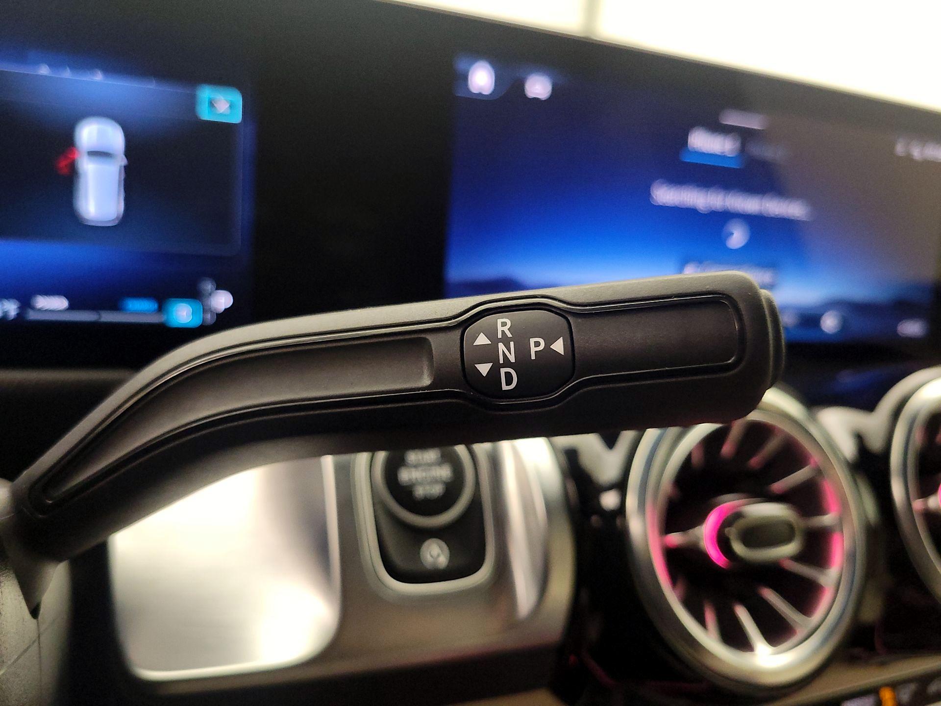 Thumbnail: 2025 Mercedes-Benz GLB - 17