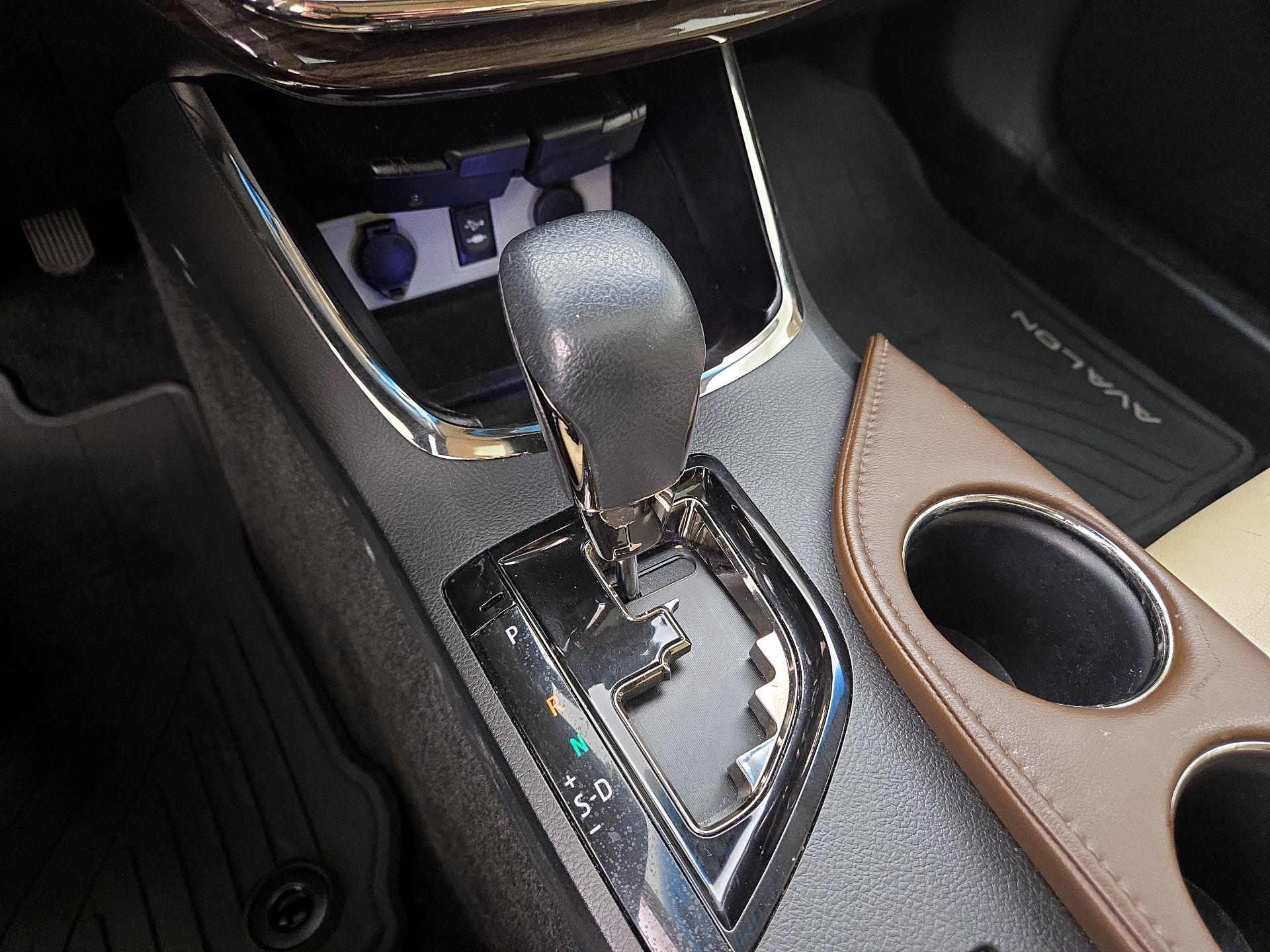 Thumbnail: 2015 Toyota Avalon - 18