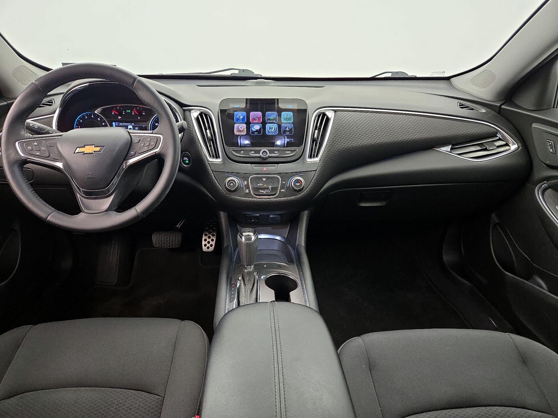 Thumbnail: 2017 Chevrolet Malibu - 9