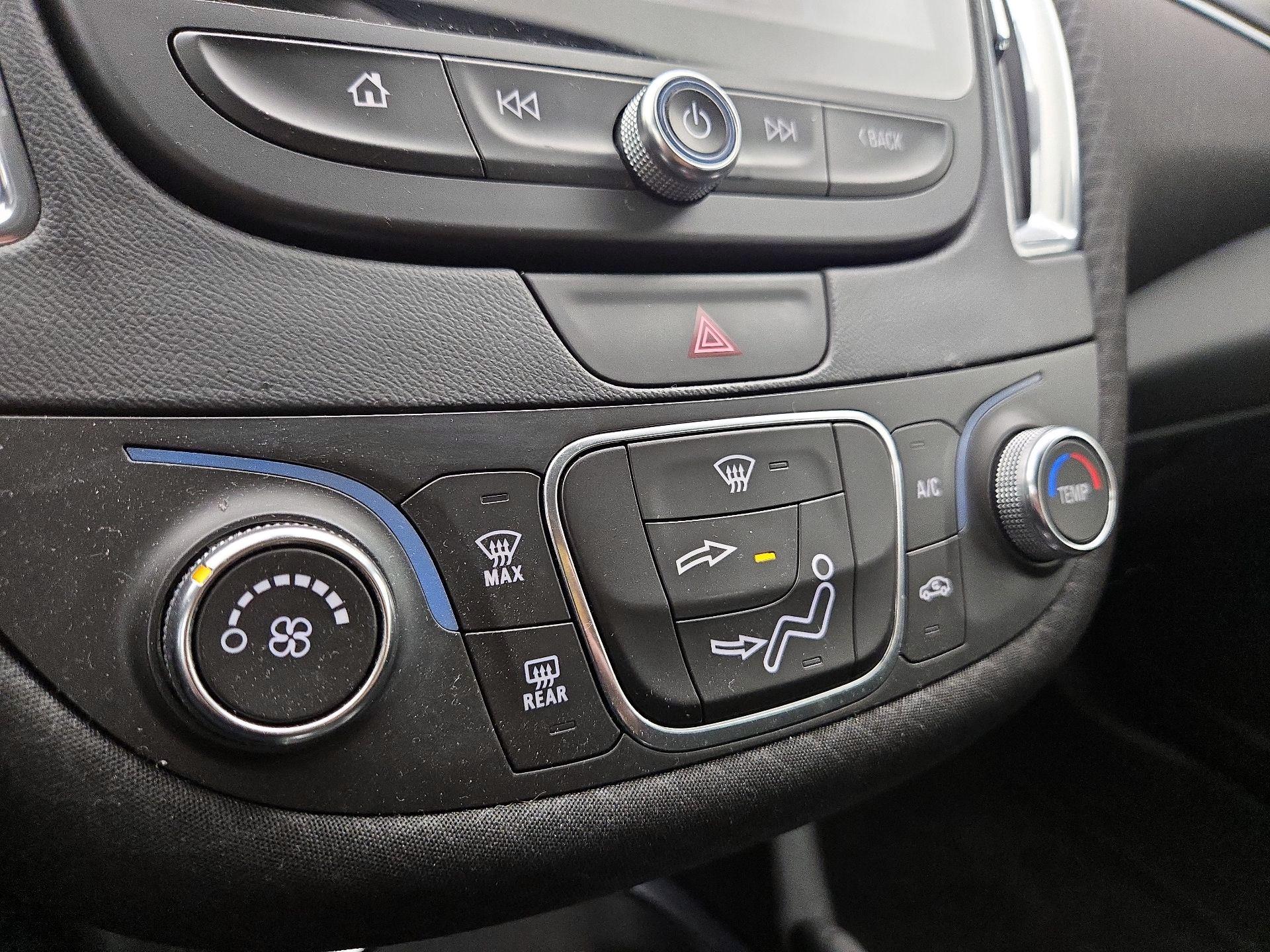 Thumbnail: 2017 Chevrolet Malibu - 15