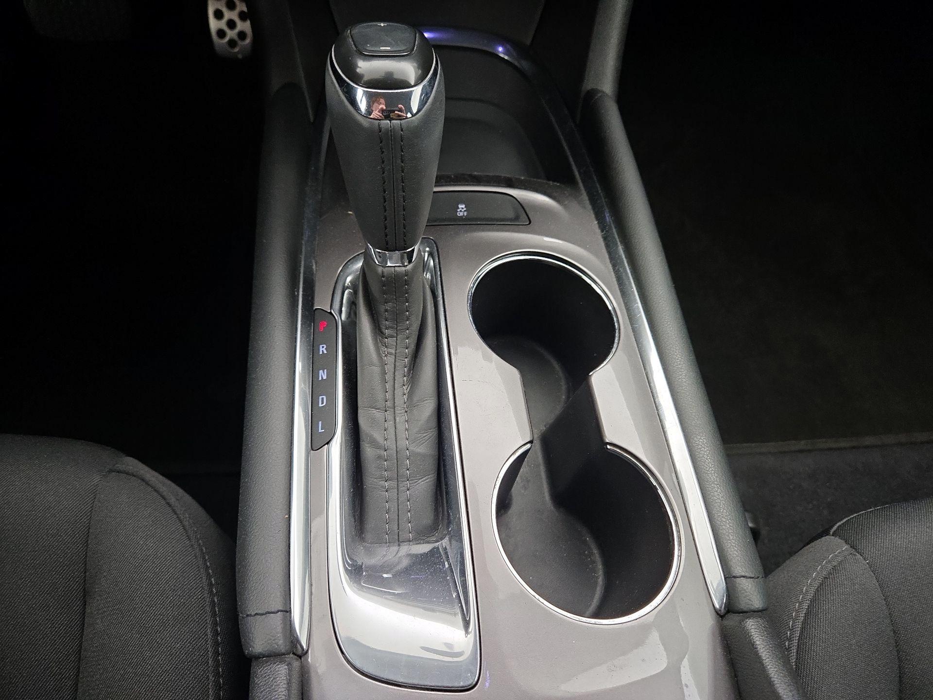 Thumbnail: 2017 Chevrolet Malibu - 16