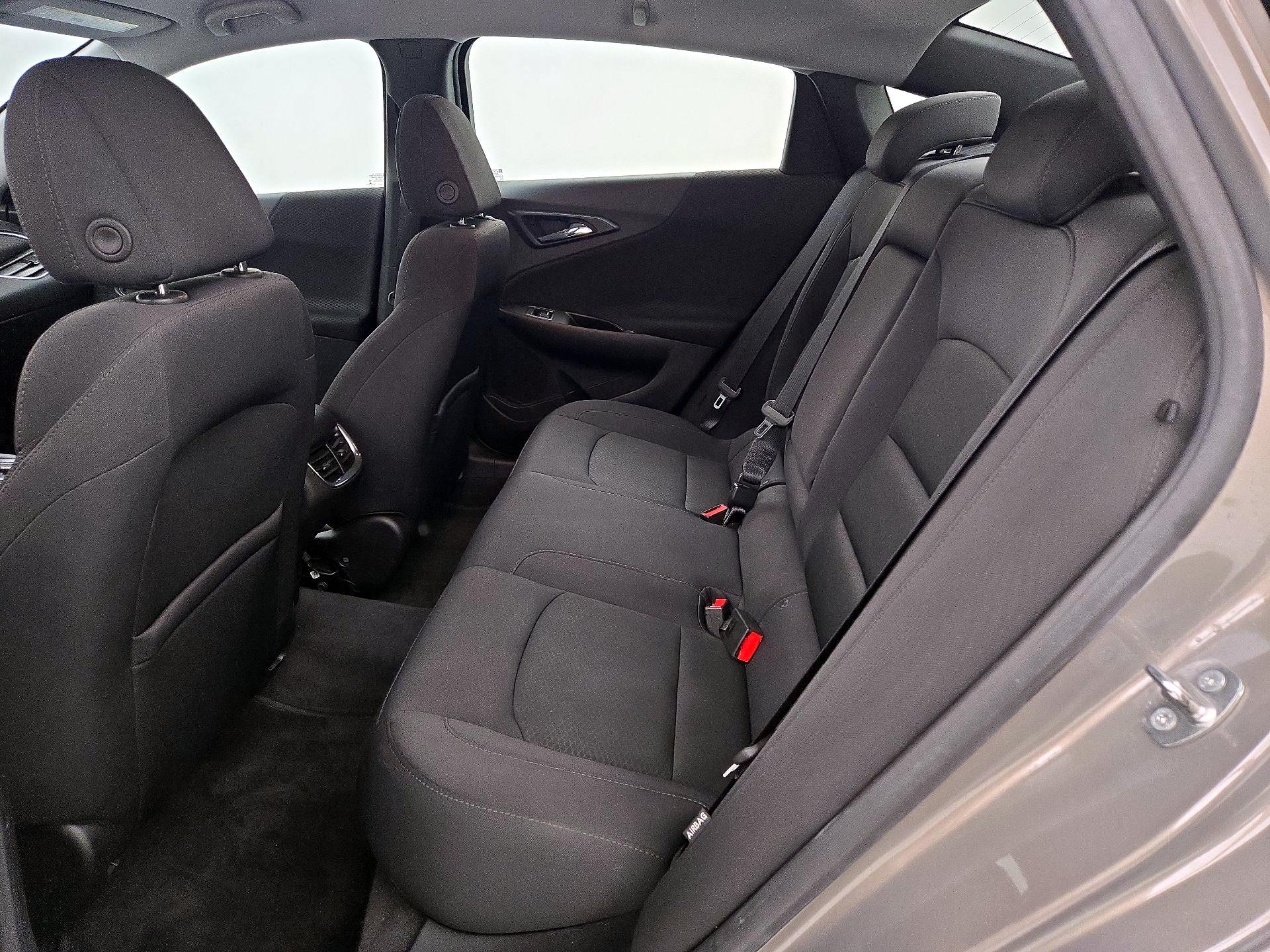 Thumbnail: 2017 Chevrolet Malibu - 18