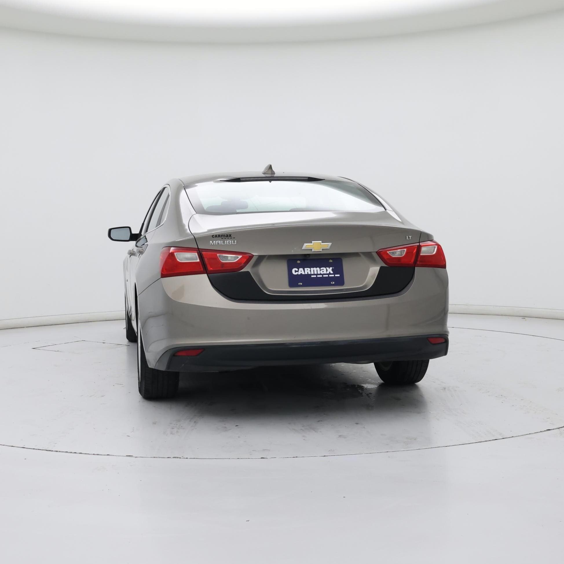 Thumbnail: 2017 Chevrolet Malibu - 6