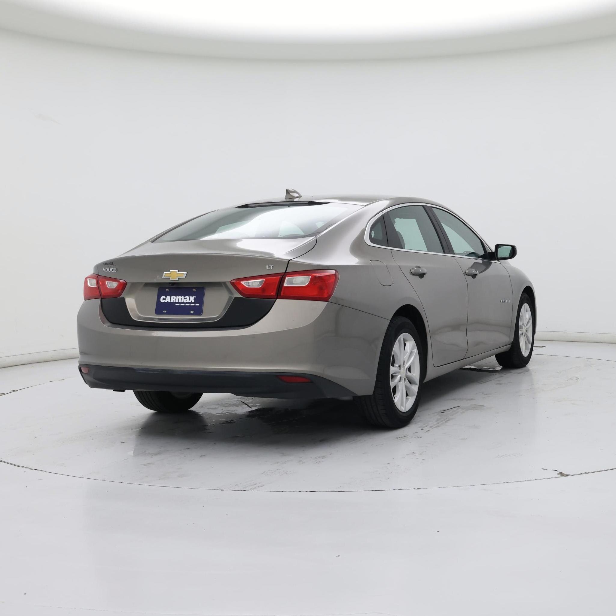 Thumbnail: 2017 Chevrolet Malibu - 8