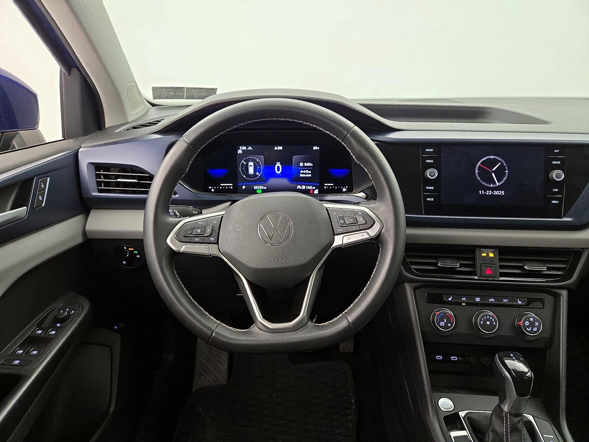 Thumbnail: 2022 Volkswagen Taos - 10