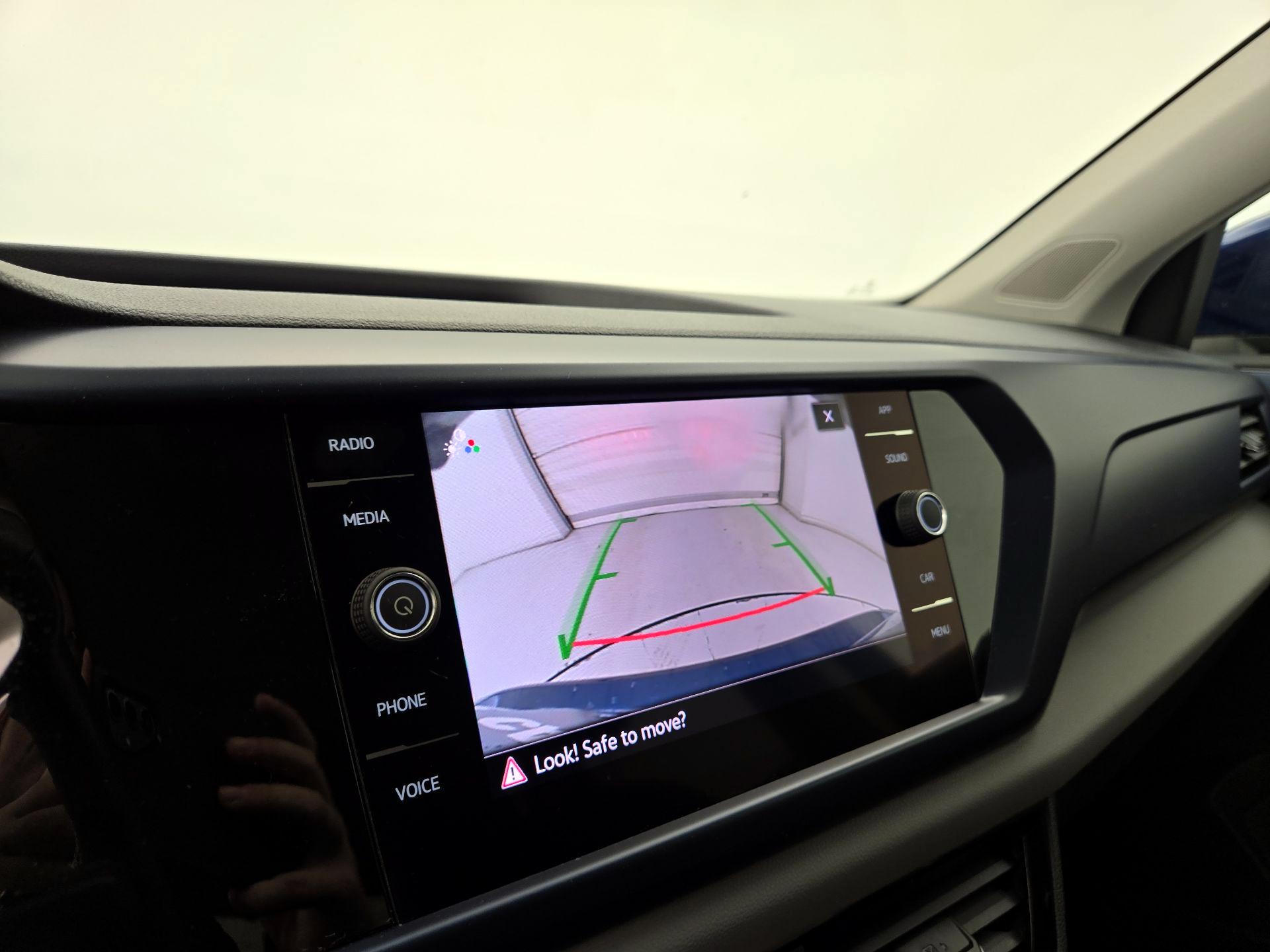 Thumbnail: 2022 Volkswagen Taos - 14