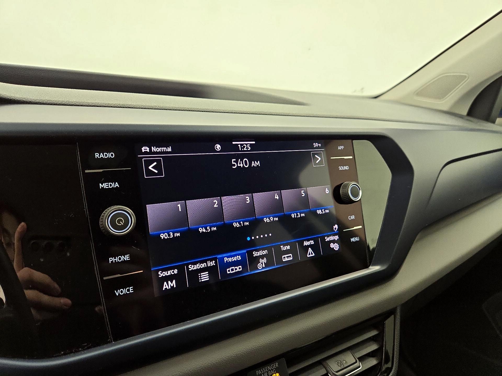 Thumbnail: 2022 Volkswagen Taos - 15