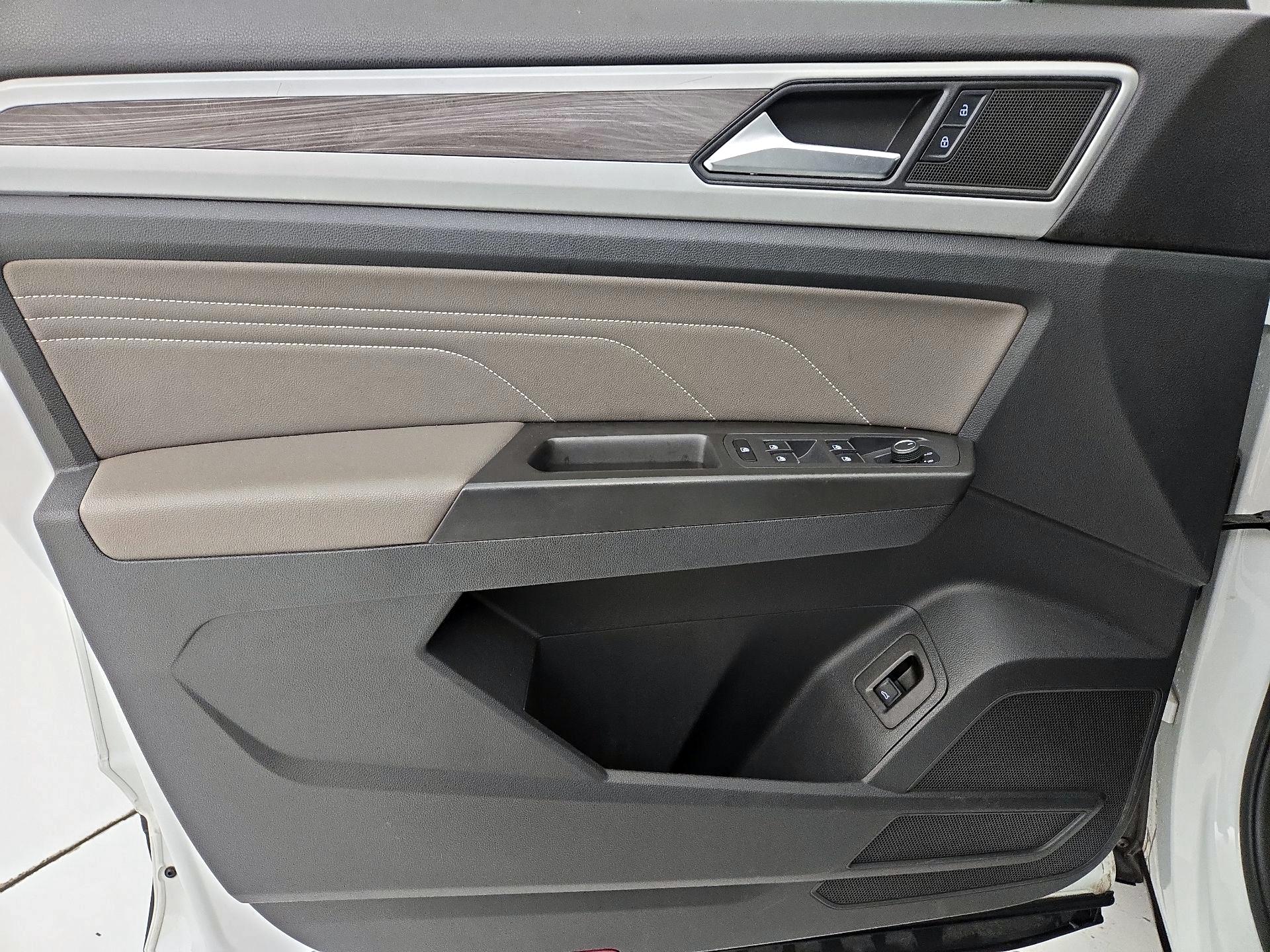 Thumbnail: 2022 Volkswagen Atlas - 12