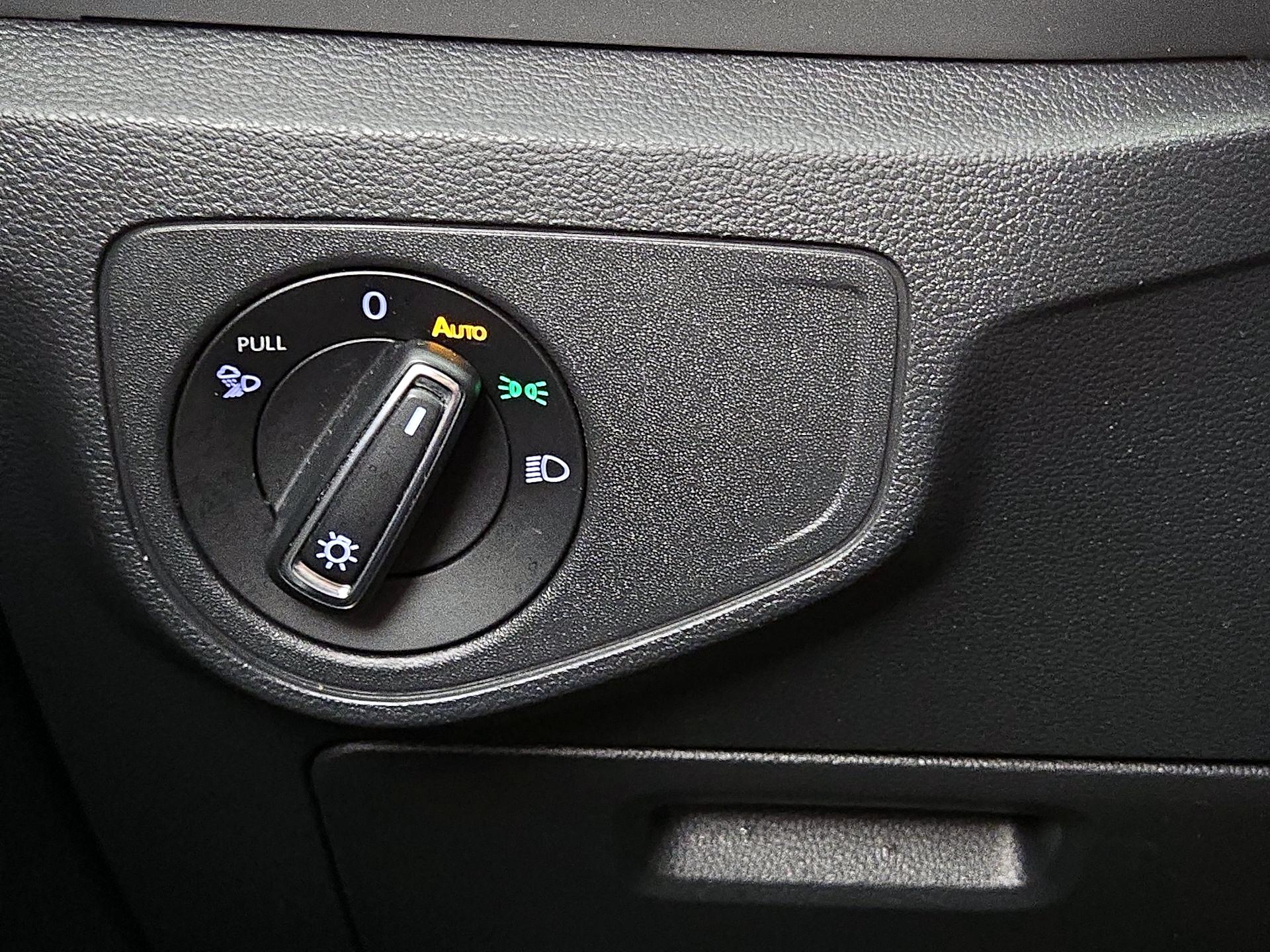 Thumbnail: 2022 Volkswagen Atlas - 13