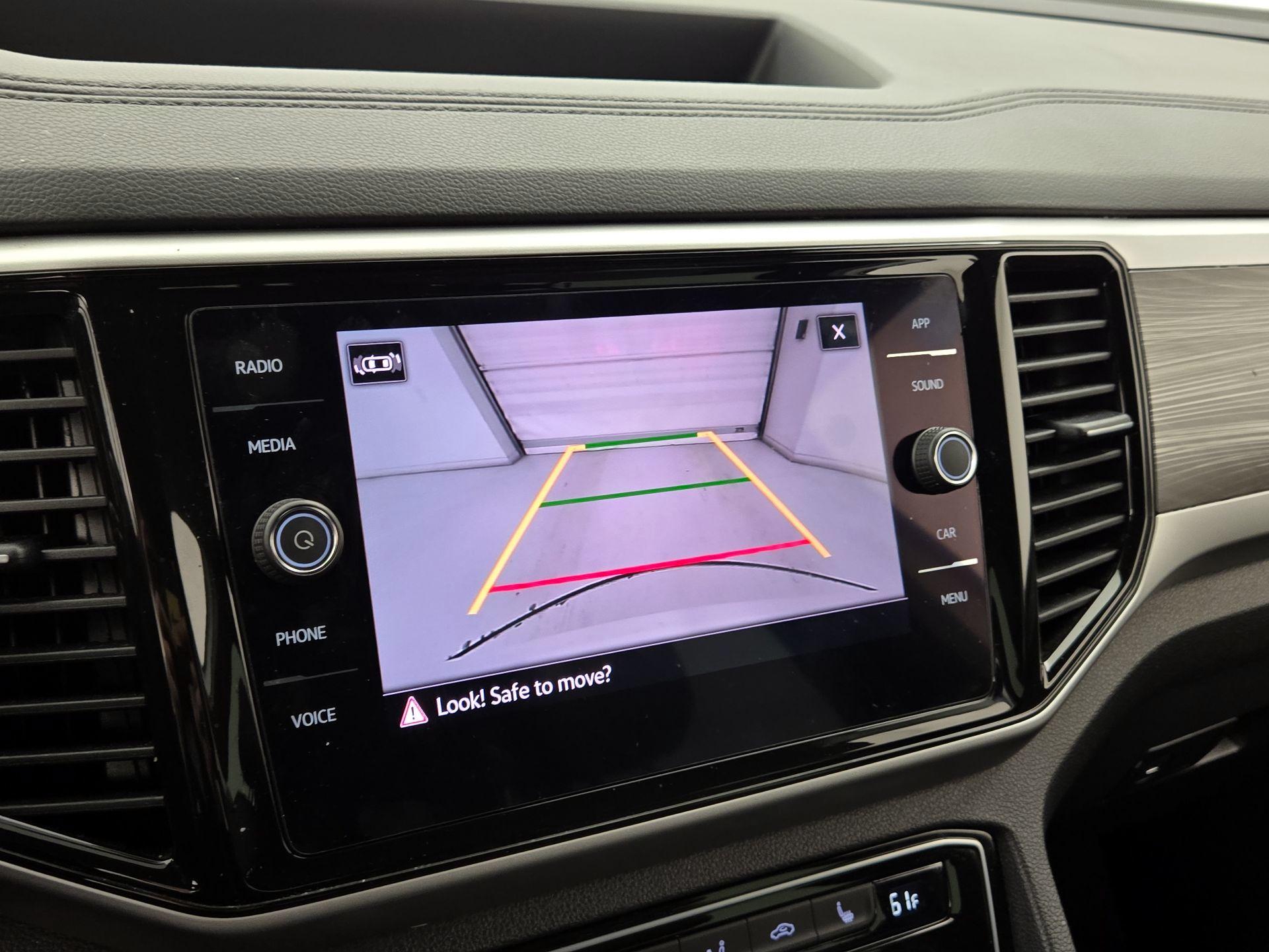 Thumbnail: 2022 Volkswagen Atlas - 14