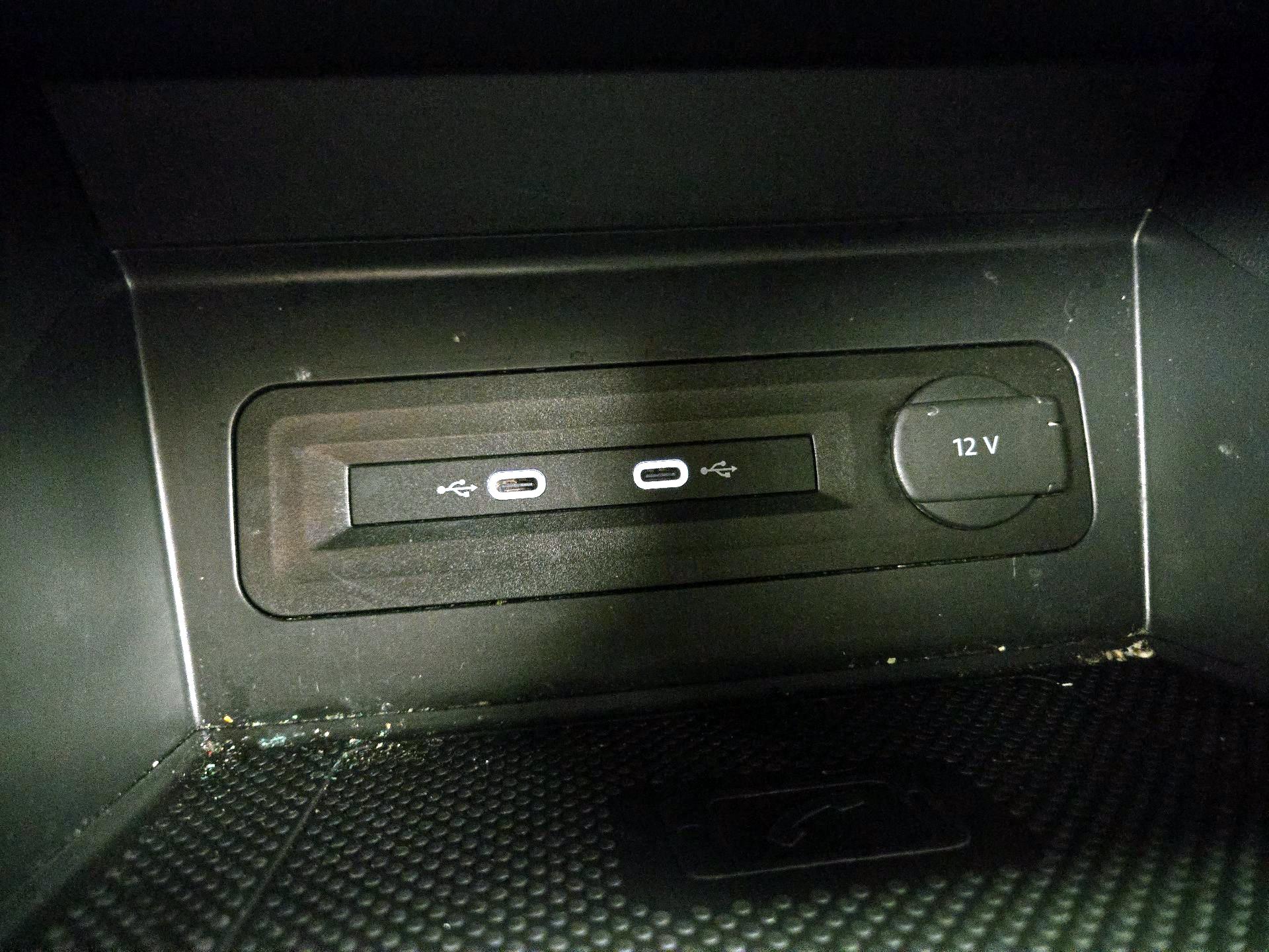 Thumbnail: 2022 Volkswagen Atlas - 18