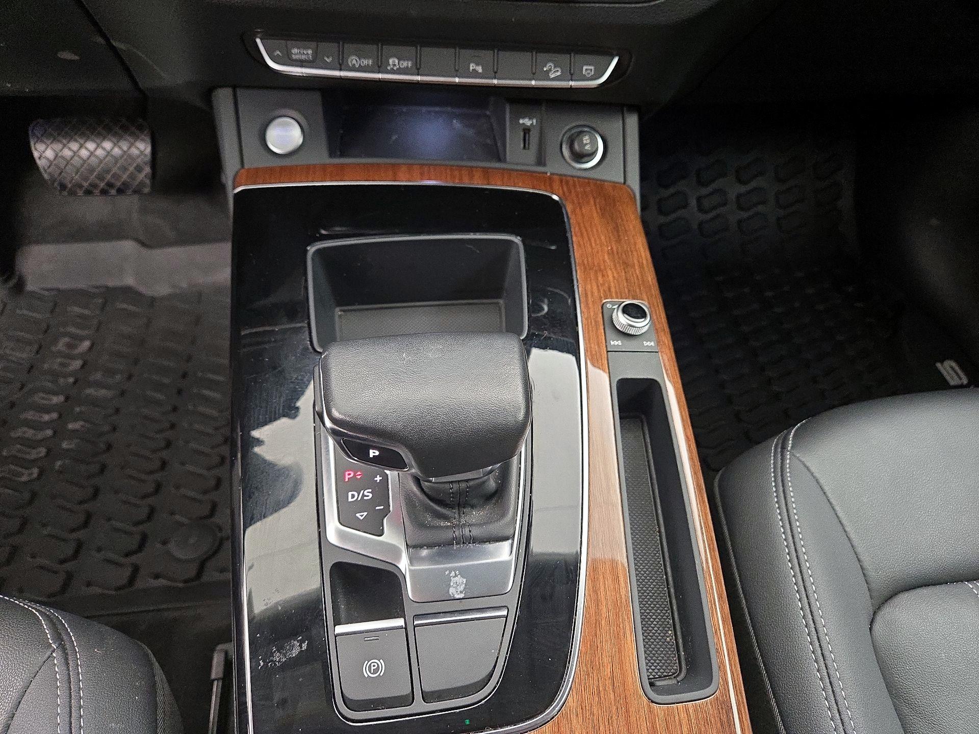 Thumbnail: 2022 Audi Q5 - 17