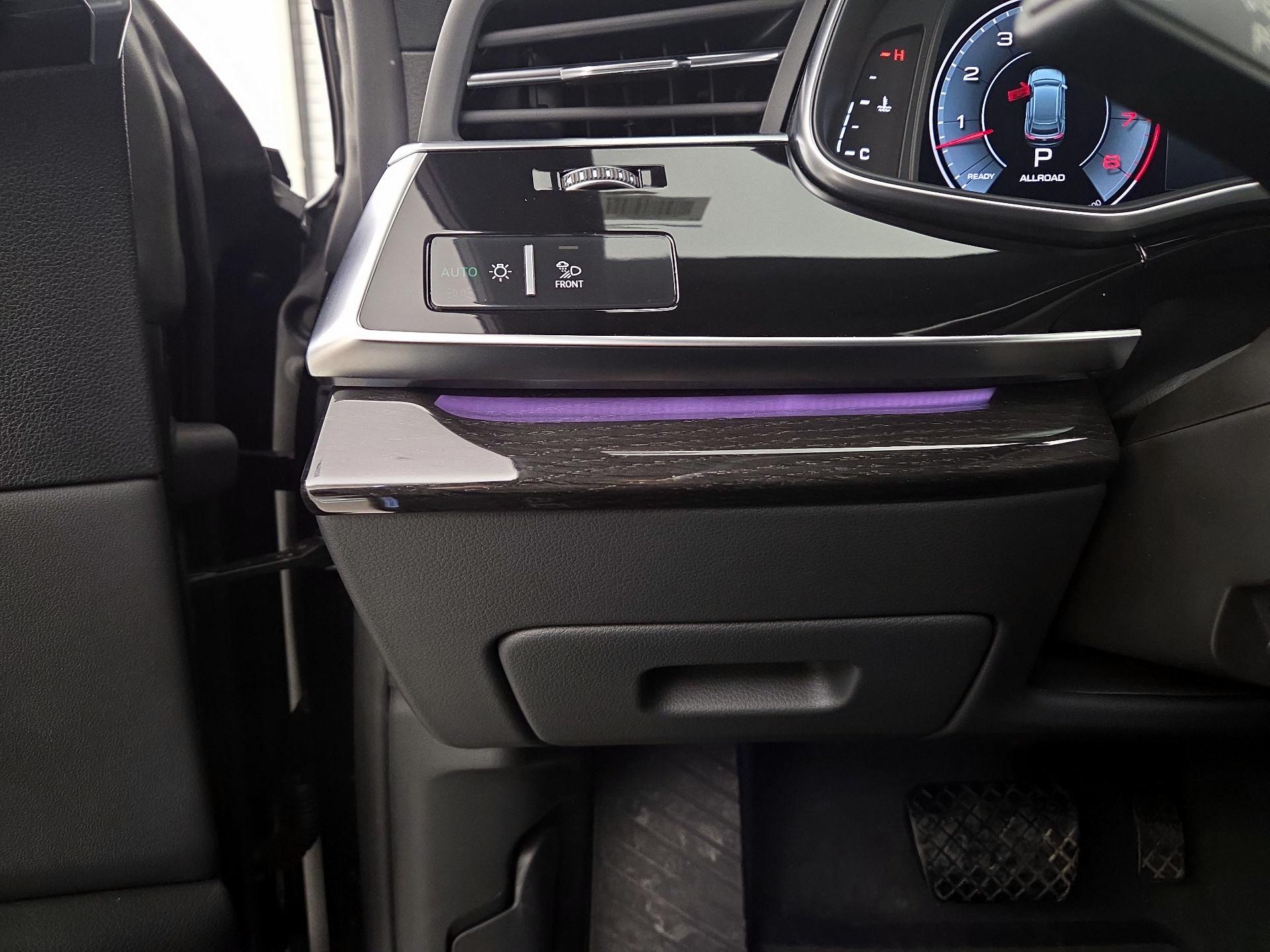 Thumbnail: 2022 Audi Q8 - 13