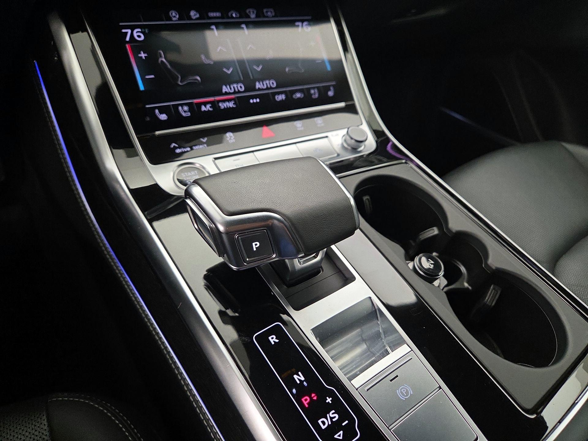 Thumbnail: 2022 Audi Q8 - 17