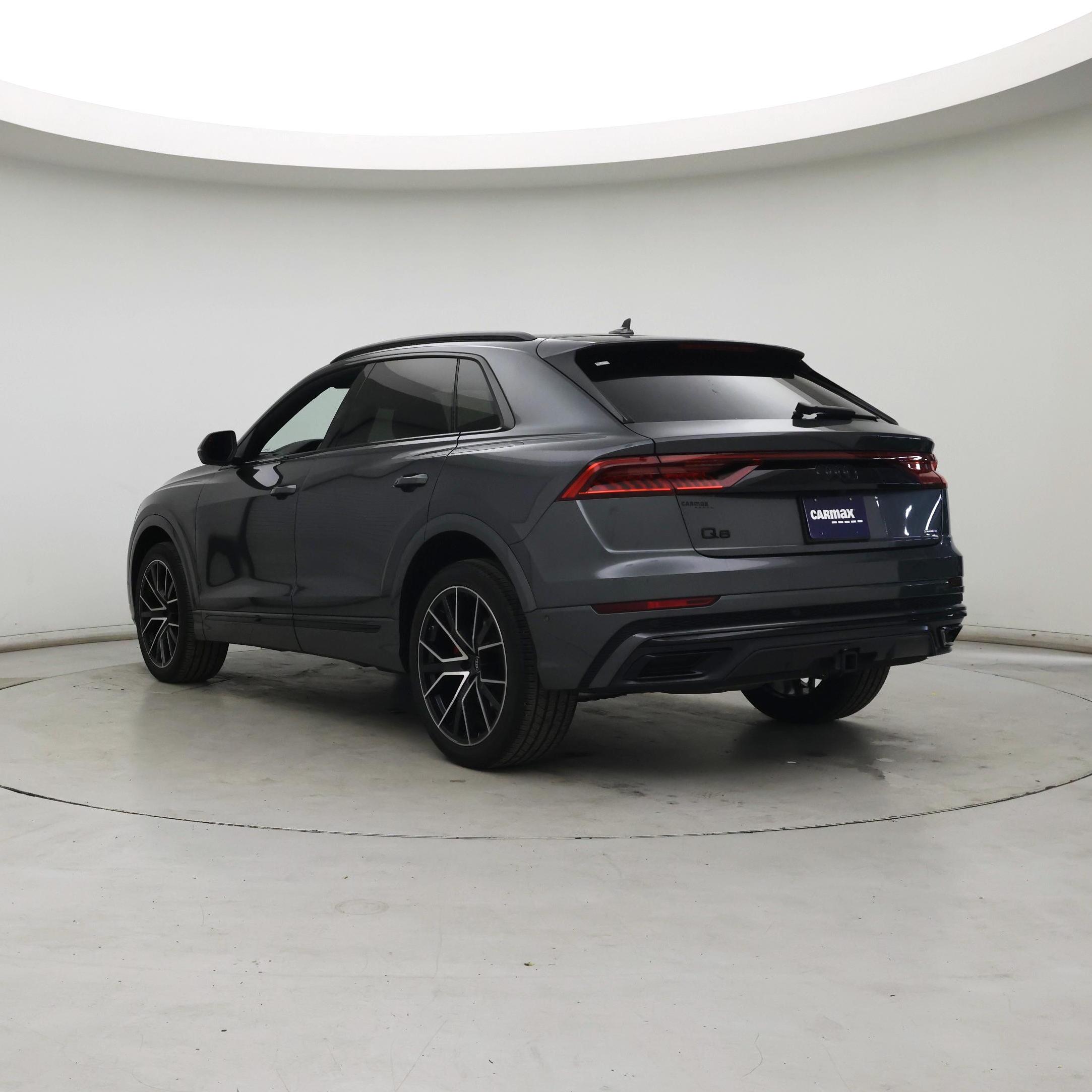 Thumbnail: 2022 Audi Q8 - 2