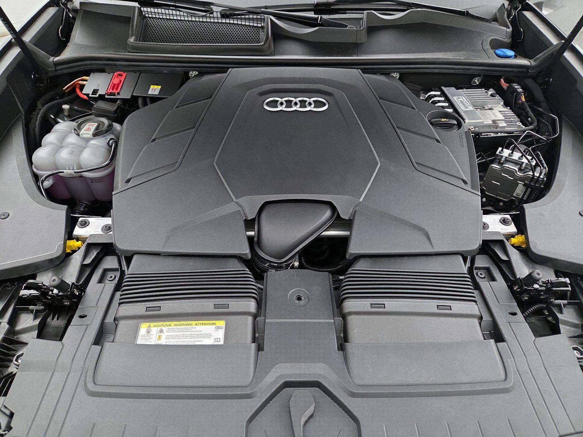 Thumbnail: 2022 Audi Q8 - 20