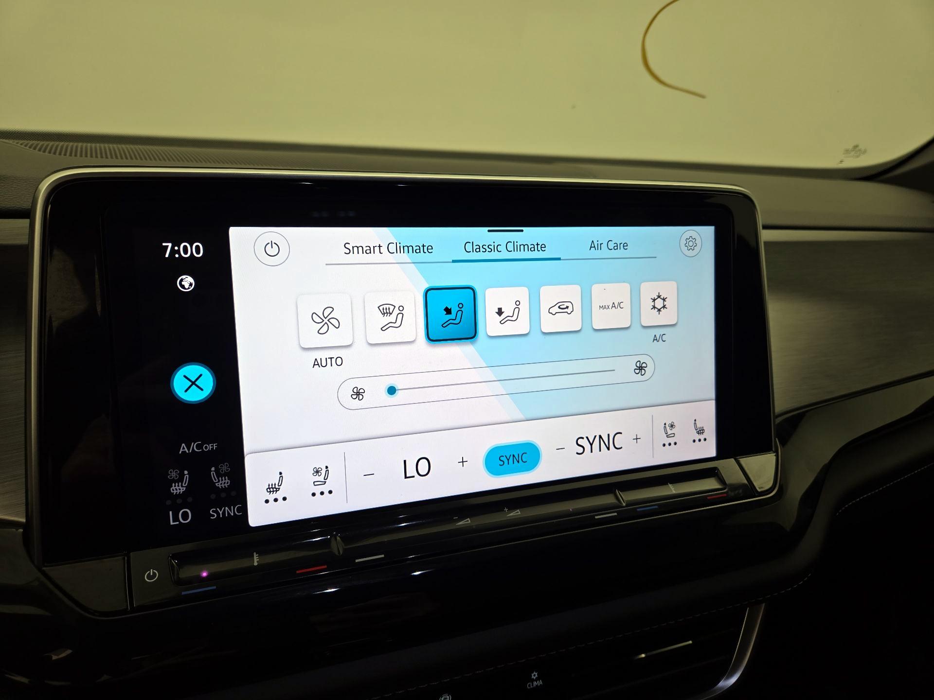 Thumbnail: 2024 Volkswagen Atlas - 16