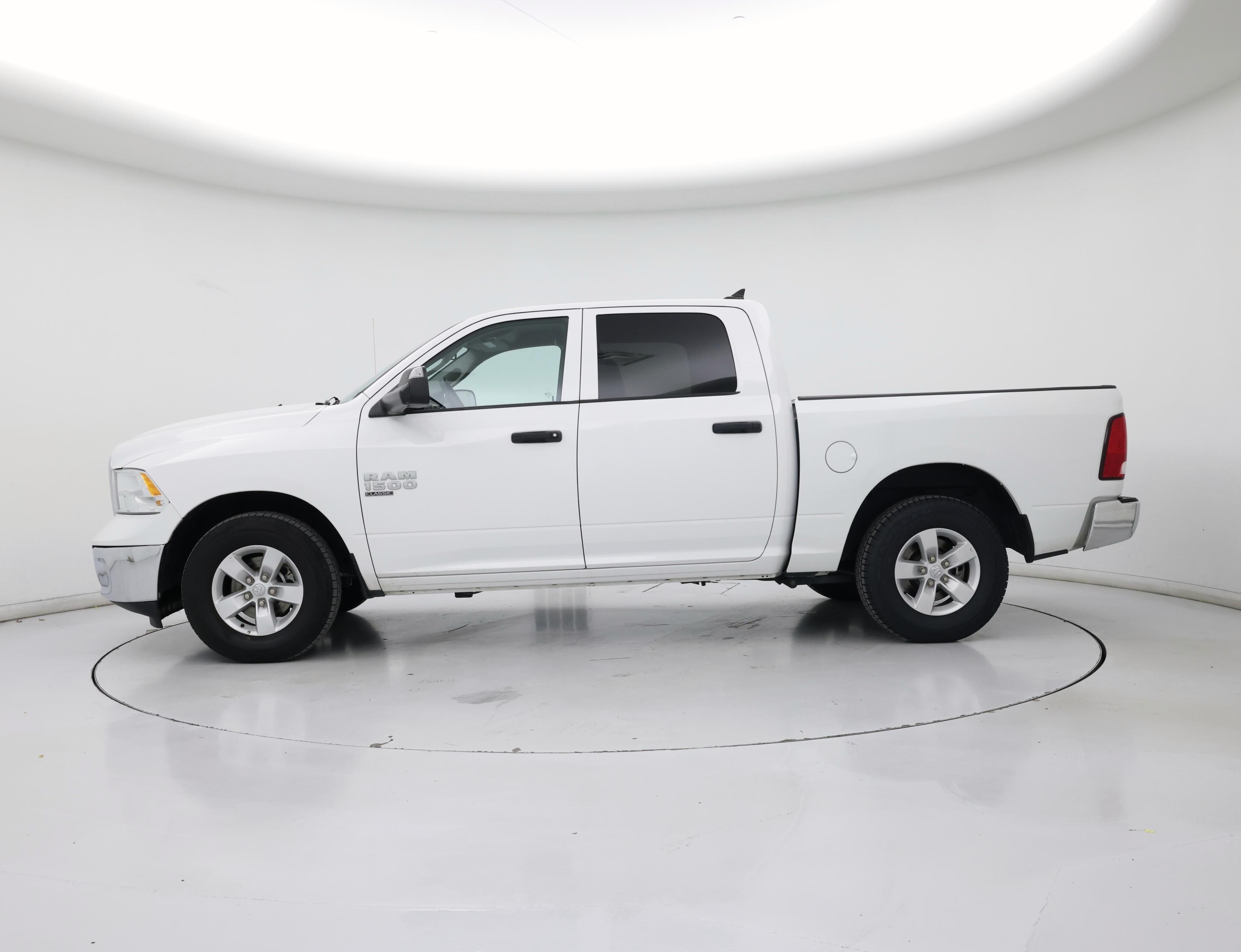 Thumbnail: 2023 RAM 1500 Classic - 3