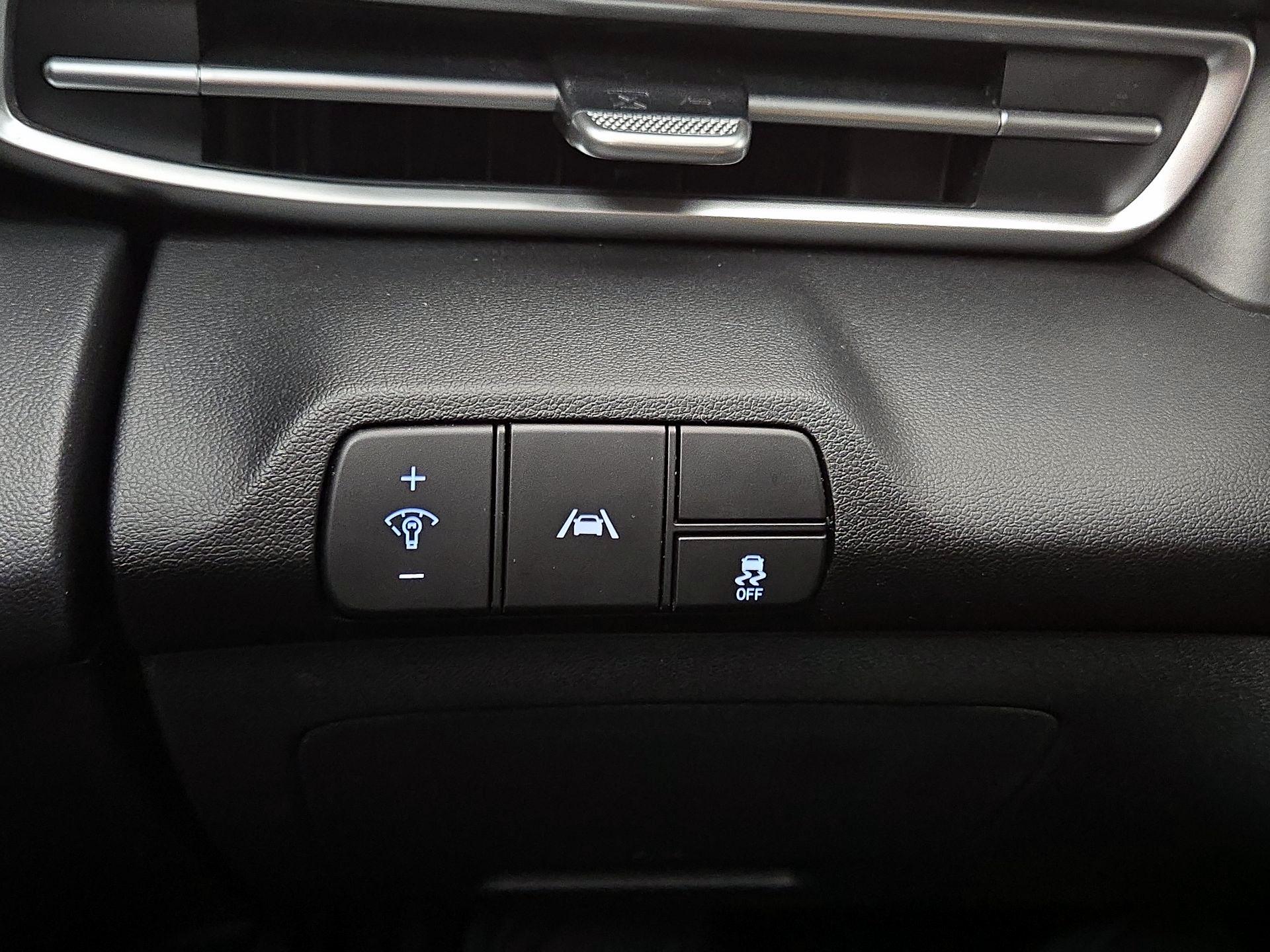 Thumbnail: 2022 Hyundai Elantra - 13