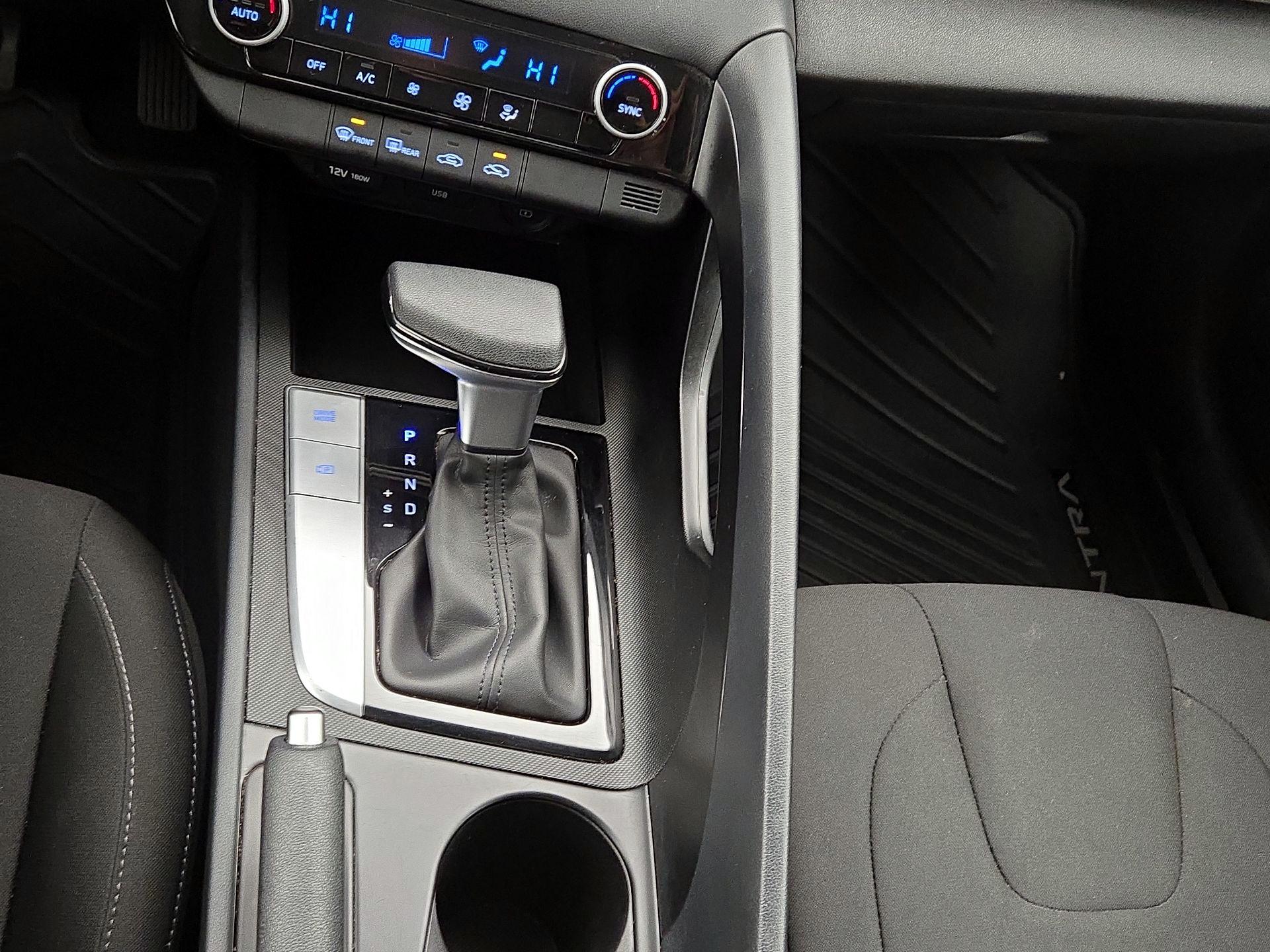 Thumbnail: 2022 Hyundai Elantra - 17