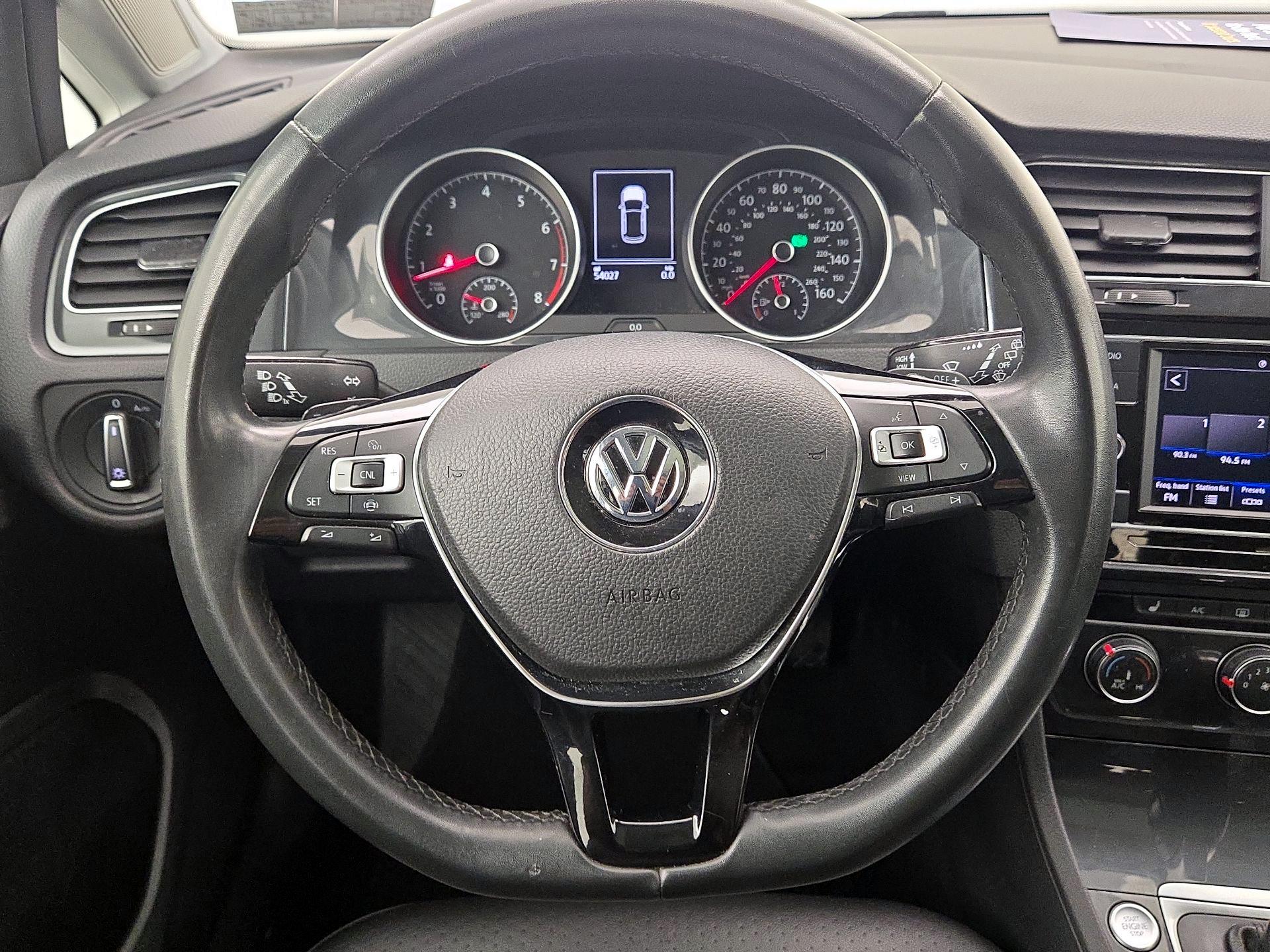 Thumbnail: 2021 Volkswagen Golf - 10