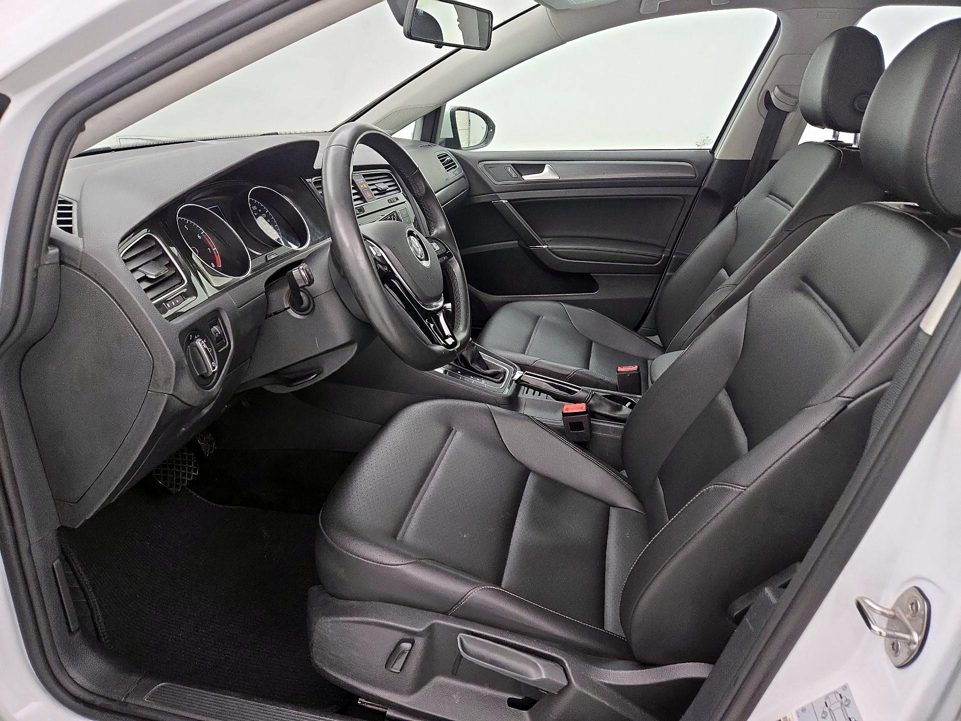 Thumbnail: 2021 Volkswagen Golf - 11